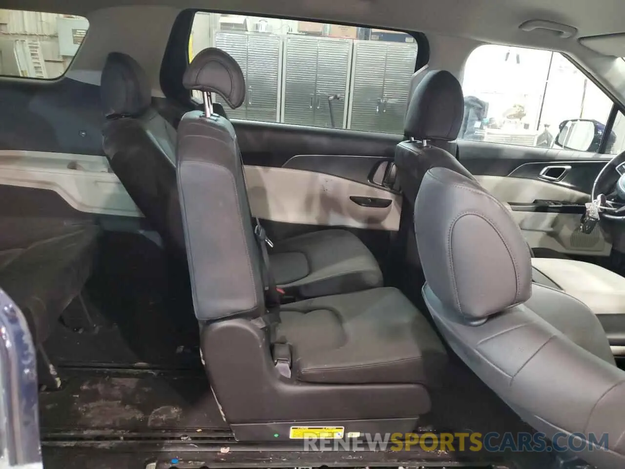 11 fotografías del automóvil dañado KNDNB4H31R6341276 KIA CARNIVAL L 2024