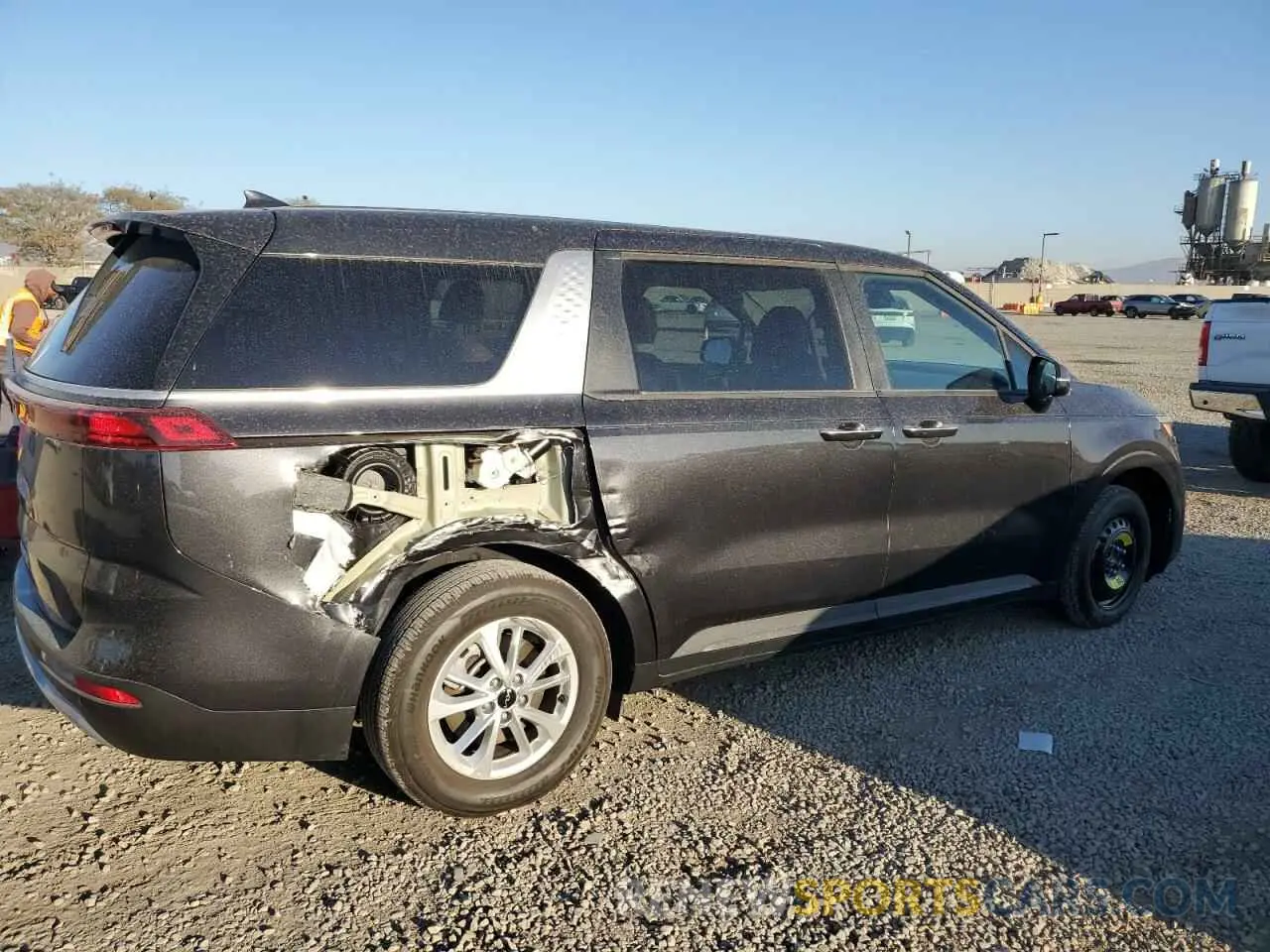 3 fotografías del automóvil dañado KNDNB4H31R6441748 KIA CARNIVAL L 2024