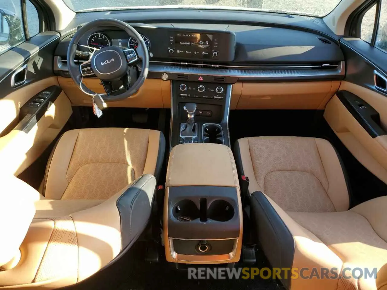 8 fotografías del automóvil dañado KNDNB4H31R6441748 KIA CARNIVAL L 2024