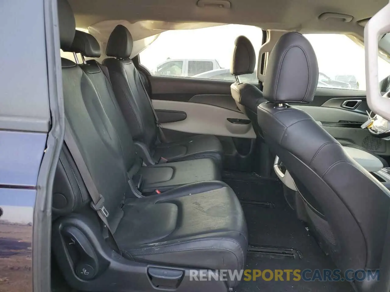 11 fotografías del automóvil dañado KNDNB4H34R6355298 KIA CARNIVAL L 2024