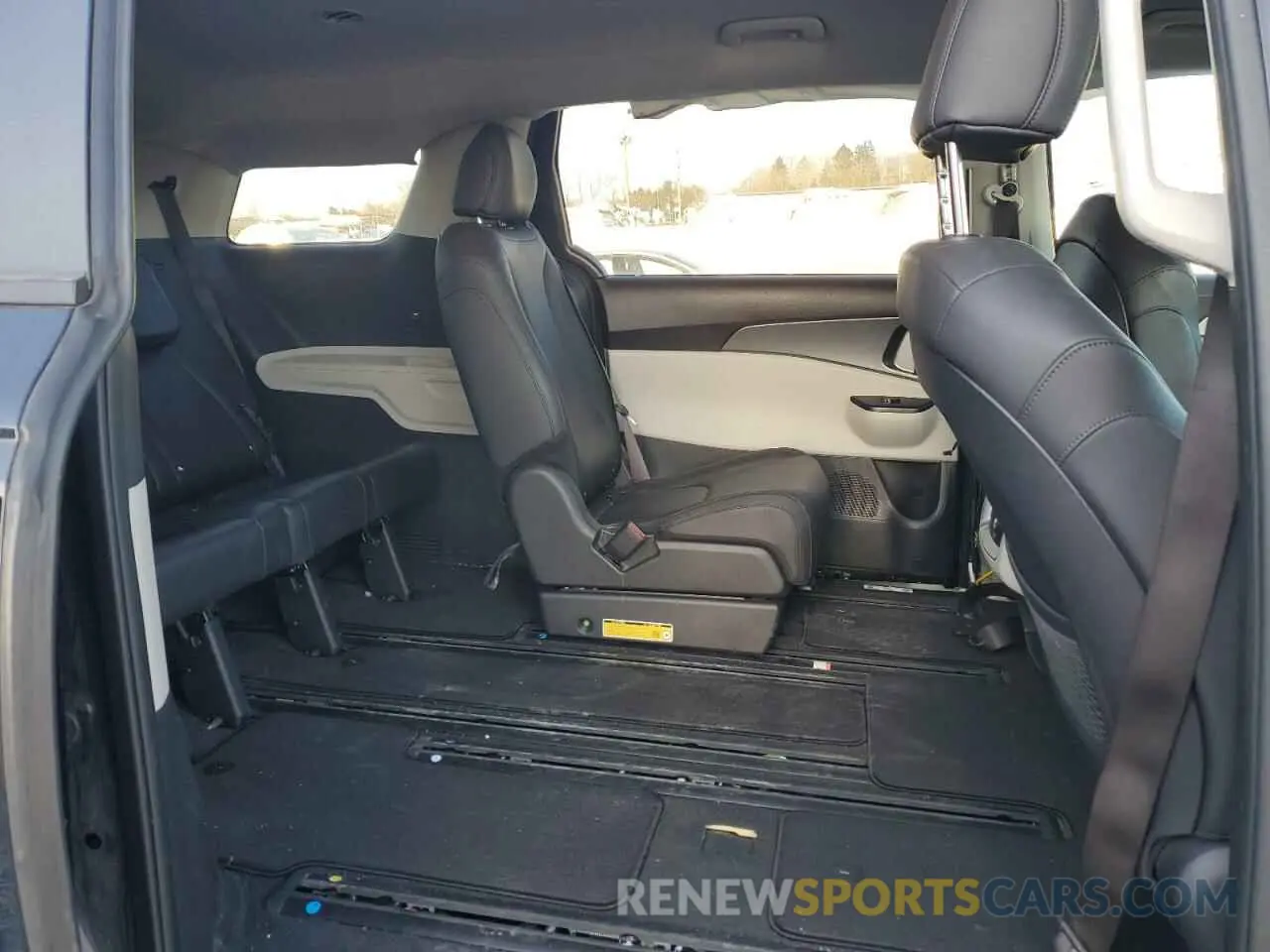 11 fotografías del automóvil dañado KNDNB4H35R6343015 KIA CARNIVAL L 2024