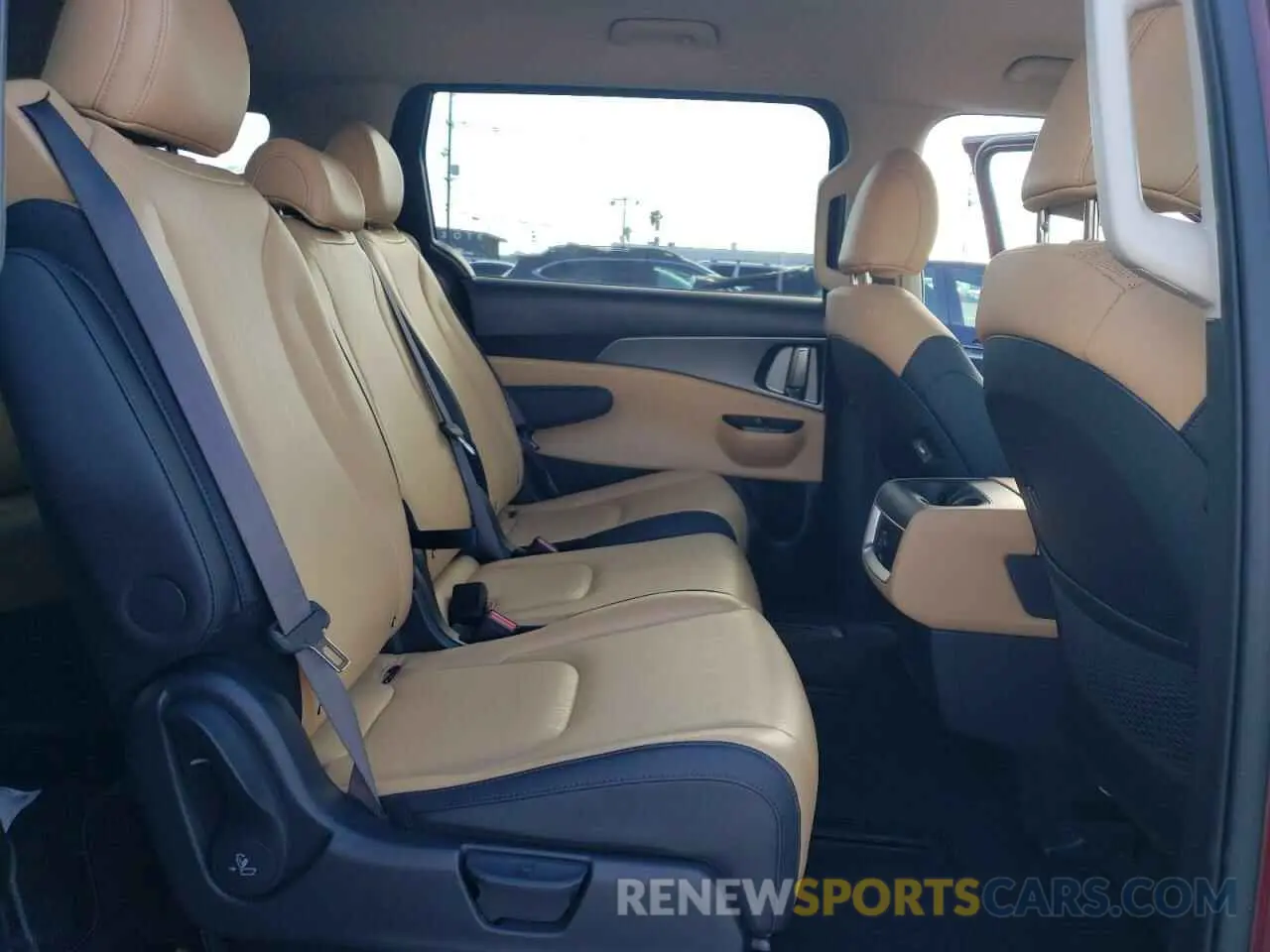 11 fotografías del automóvil dañado KNDNB4H35R6352412 KIA CARNIVAL L 2024