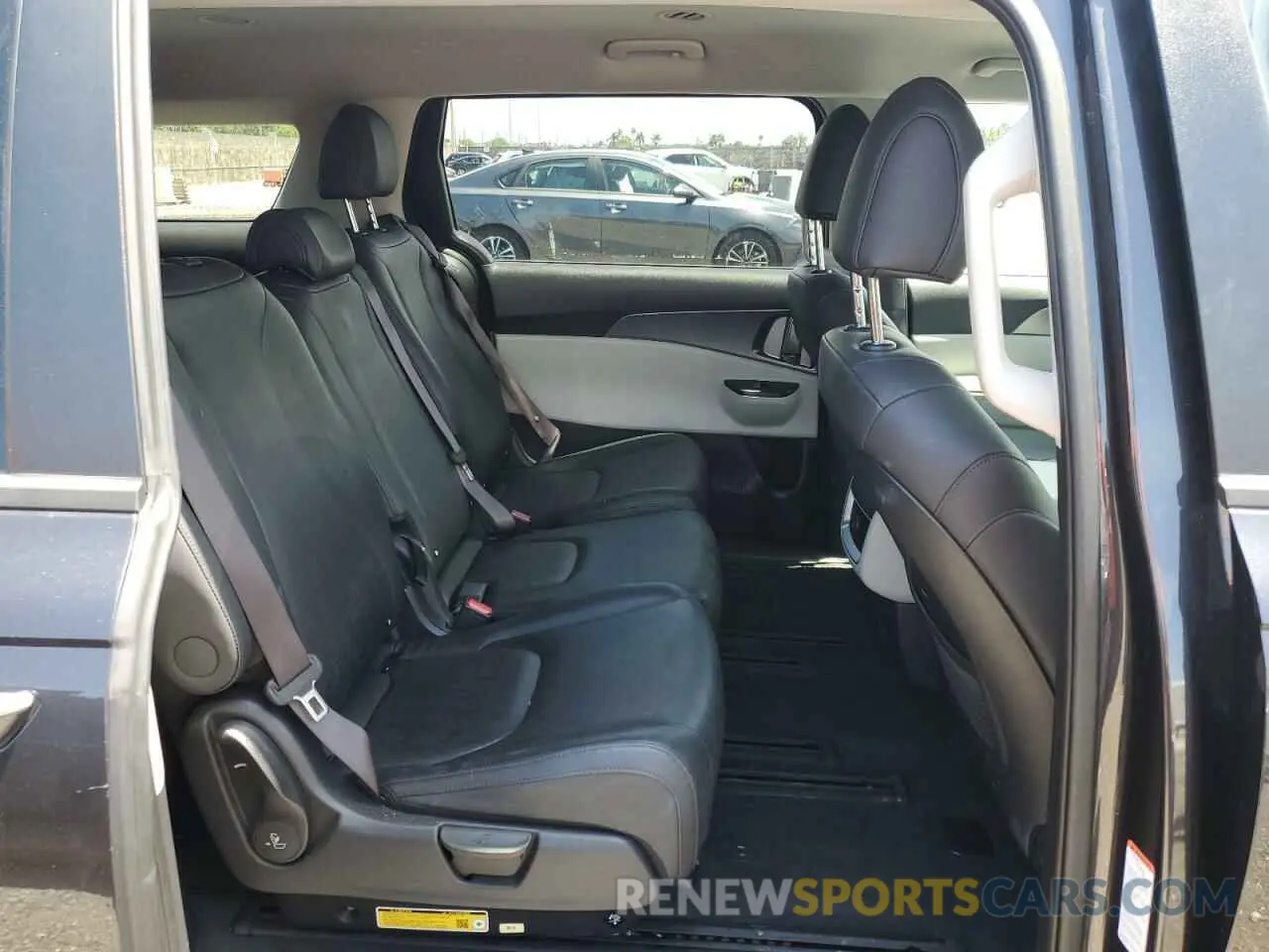 11 fotografías del automóvil dañado KNDNB4H36R6401617 KIA CARNIVAL L 2024