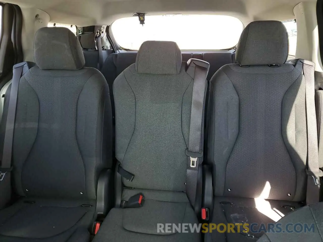 10 fotografías del automóvil dañado KNDNB5H37R6384333 KIA CARNIVAL L 2024