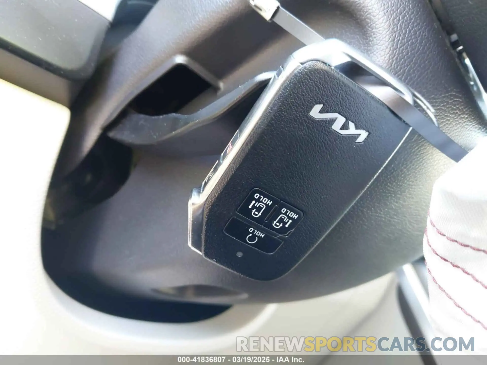 11 fotografías del automóvil dañado KNDNB4H33N6168192 KIA CARNIVAL MPV 2022