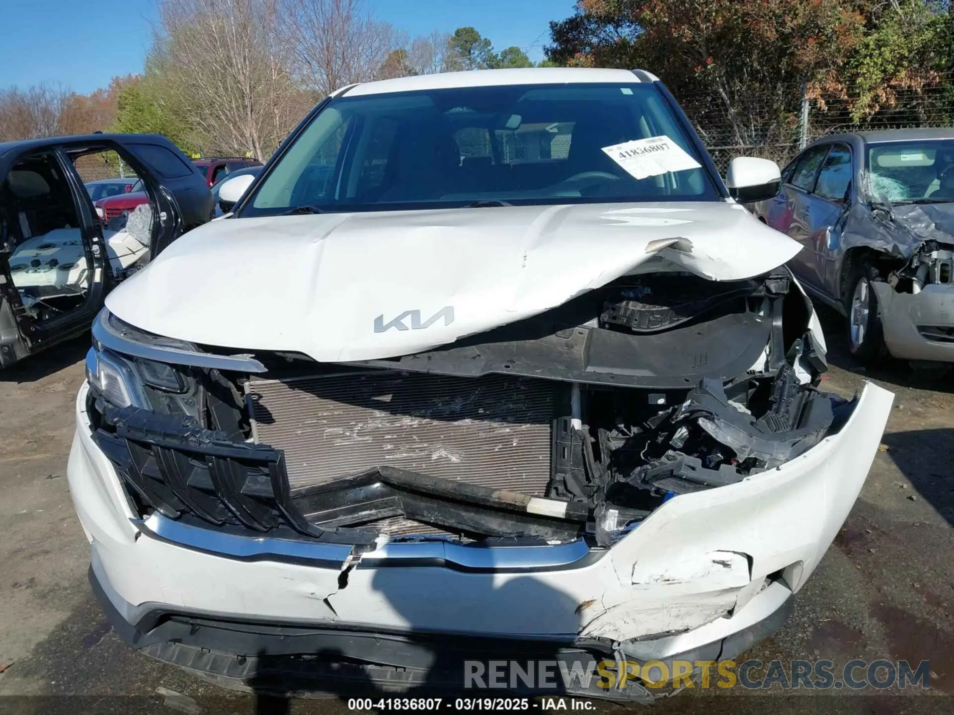 12 fotografías del automóvil dañado KNDNB4H33N6168192 KIA CARNIVAL MPV 2022