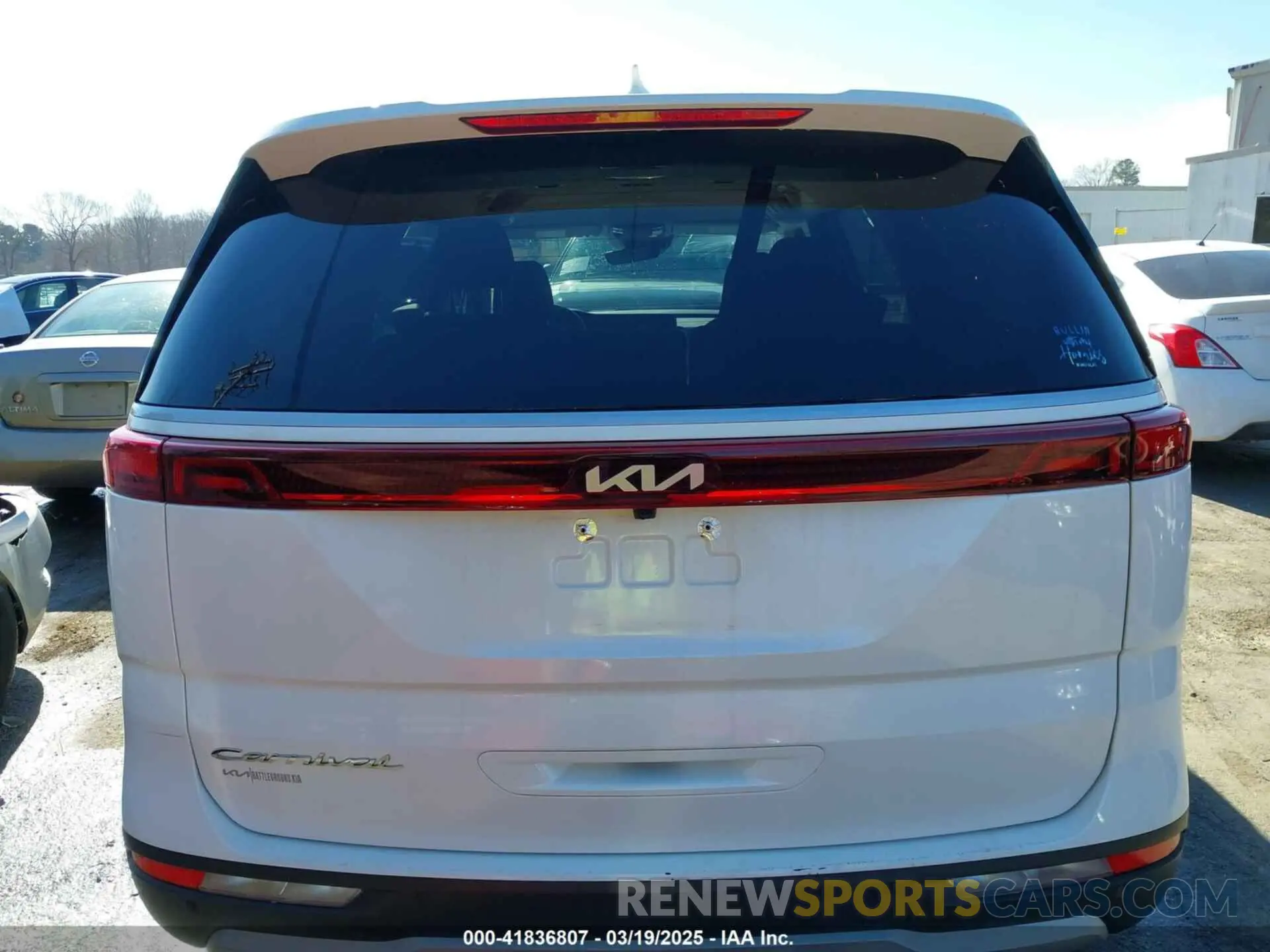 16 fotografías del automóvil dañado KNDNB4H33N6168192 KIA CARNIVAL MPV 2022