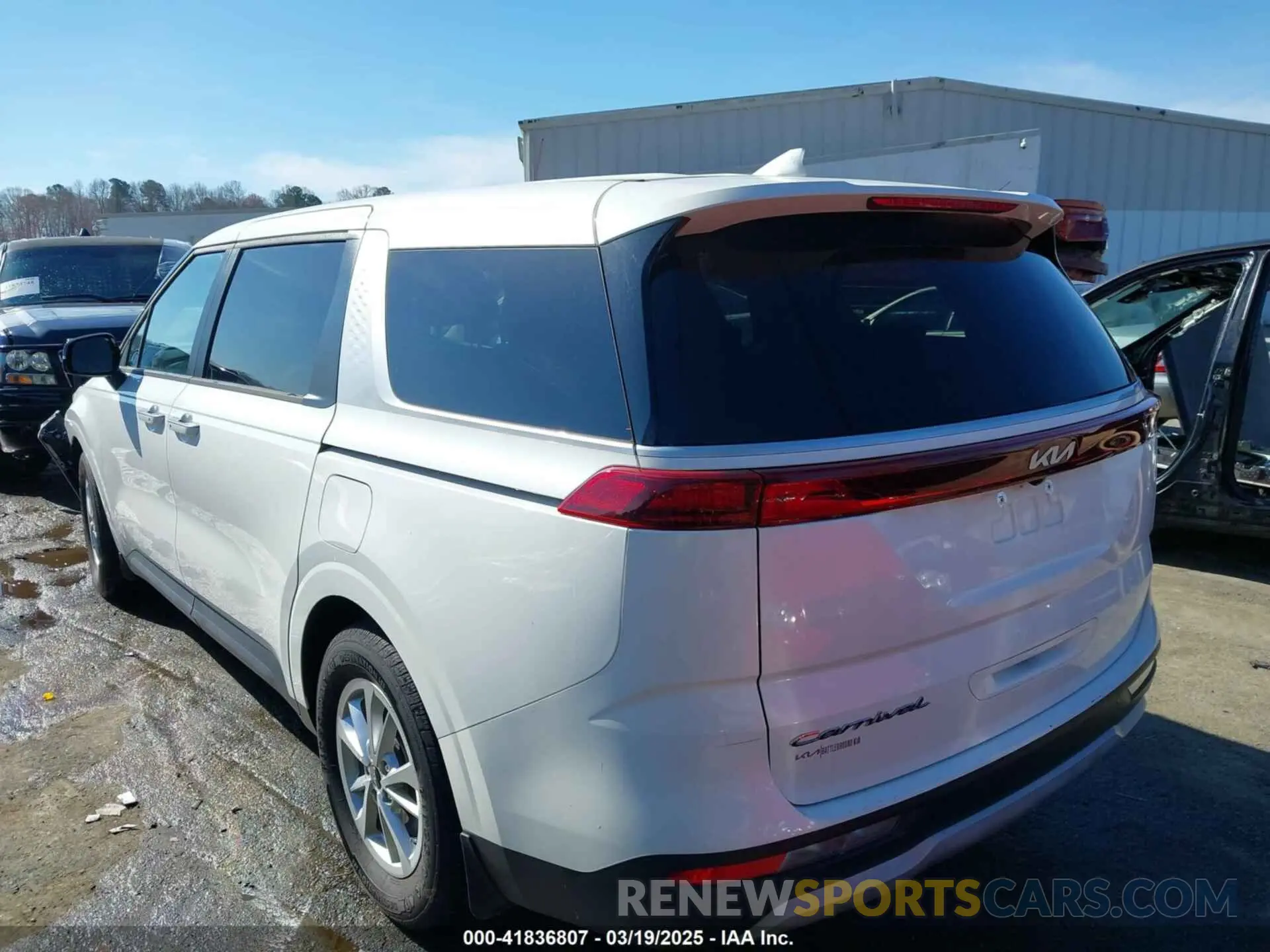 3 fotografías del automóvil dañado KNDNB4H33N6168192 KIA CARNIVAL MPV 2022