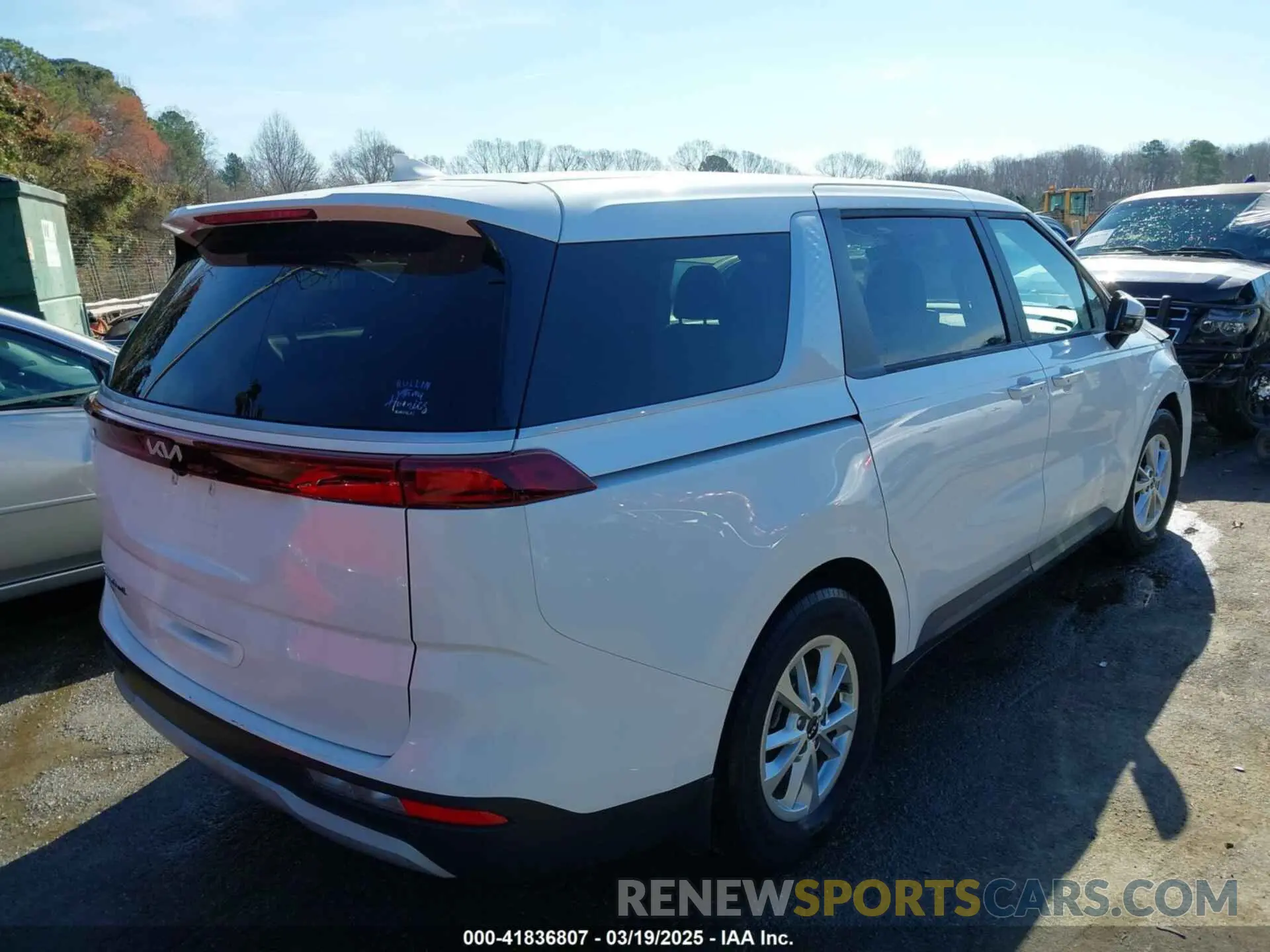 4 fotografías del automóvil dañado KNDNB4H33N6168192 KIA CARNIVAL MPV 2022