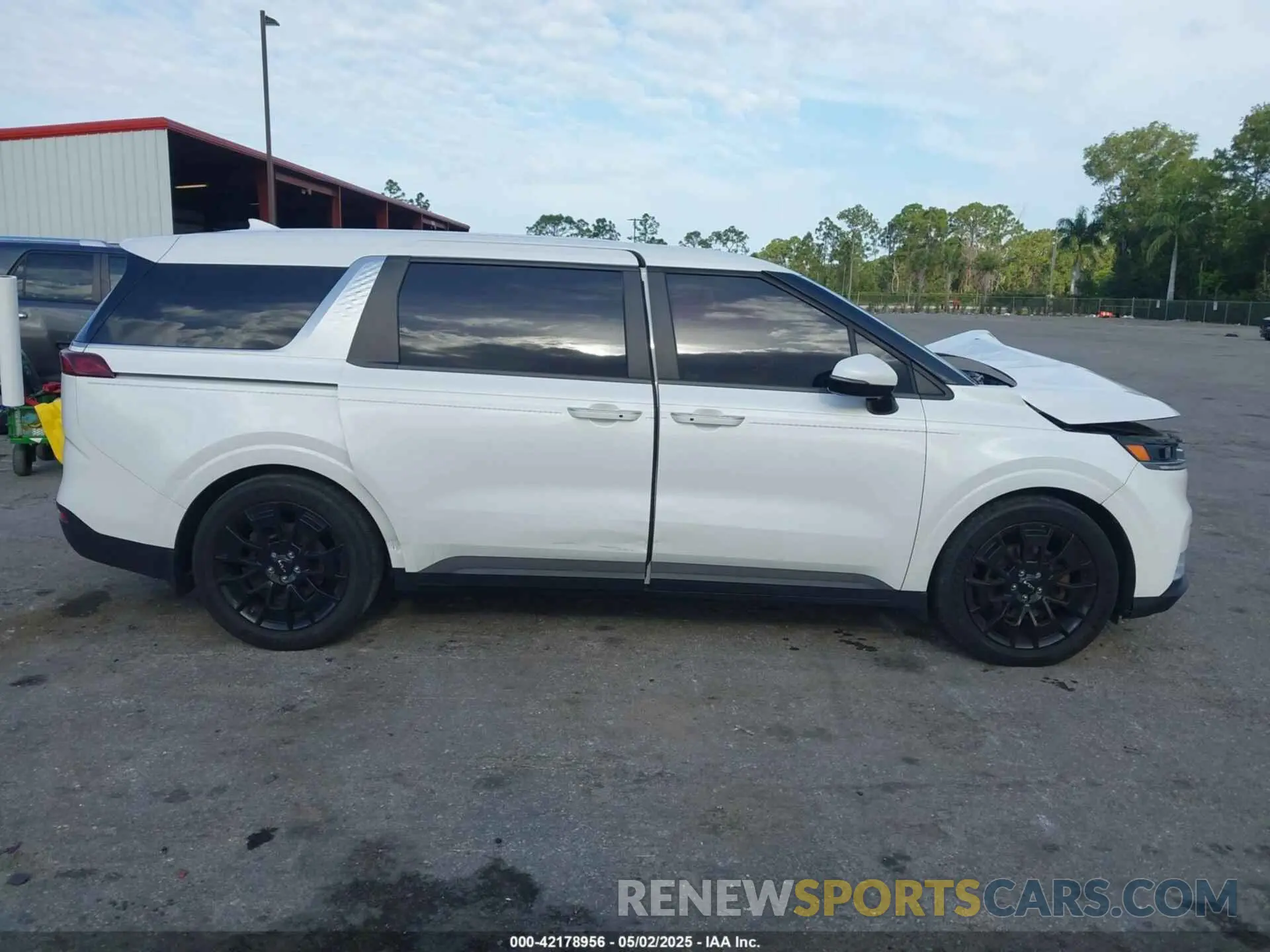 14 fotografías del automóvil dañado KNDNB4H35N6156173 KIA CARNIVAL MPV 2022