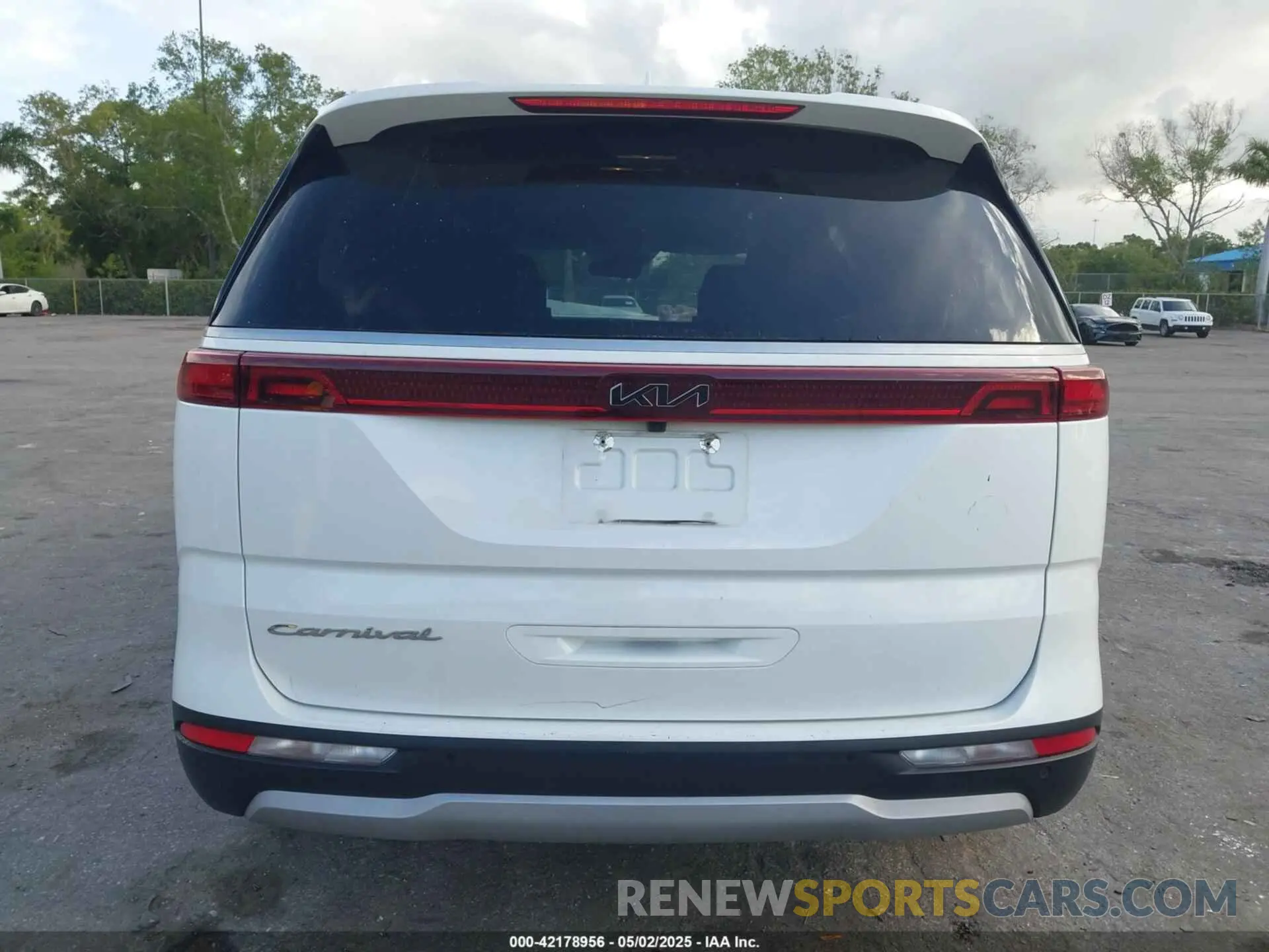 17 fotografías del automóvil dañado KNDNB4H35N6156173 KIA CARNIVAL MPV 2022