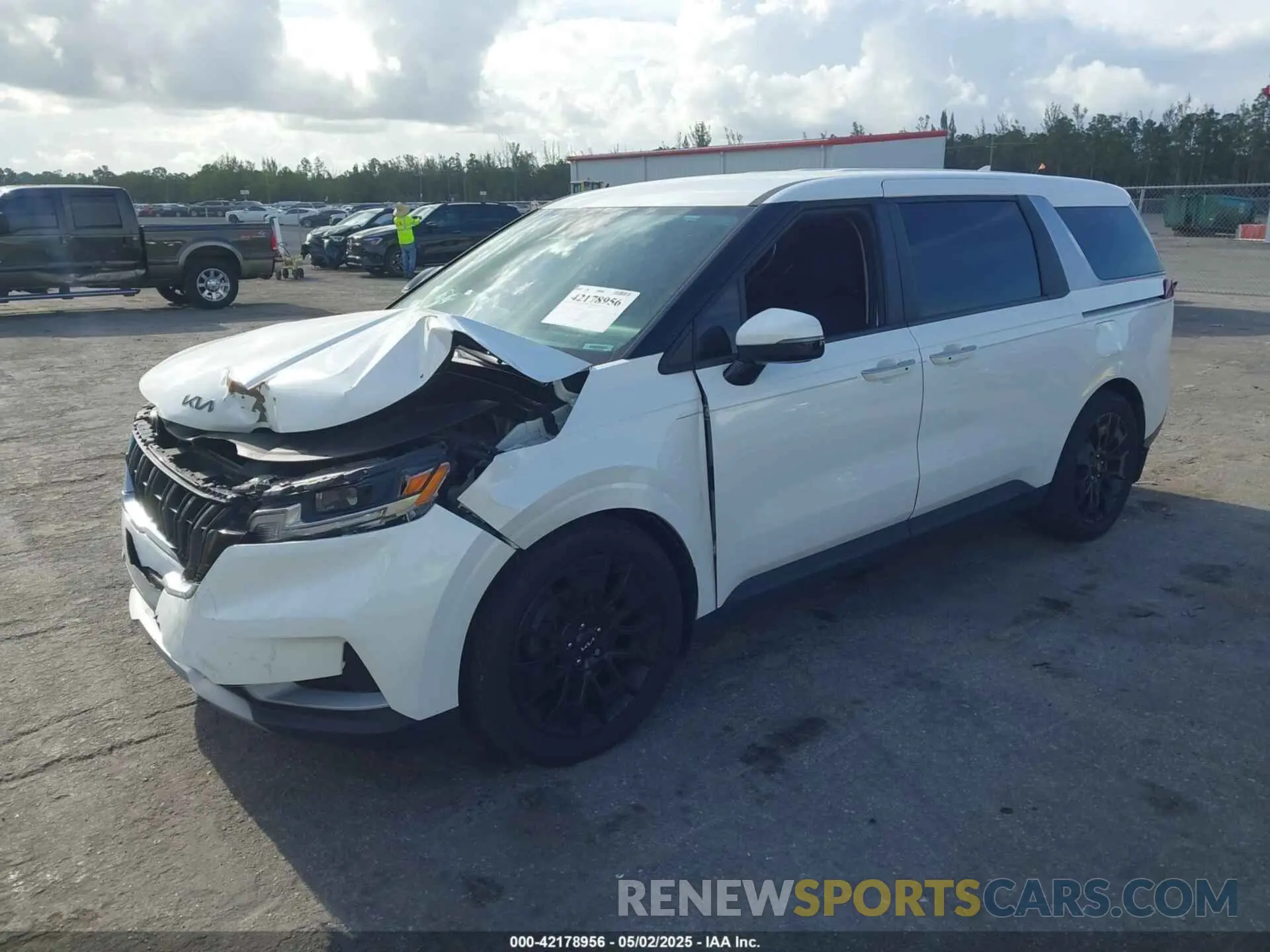 2 fotografías del automóvil dañado KNDNB4H35N6156173 KIA CARNIVAL MPV 2022