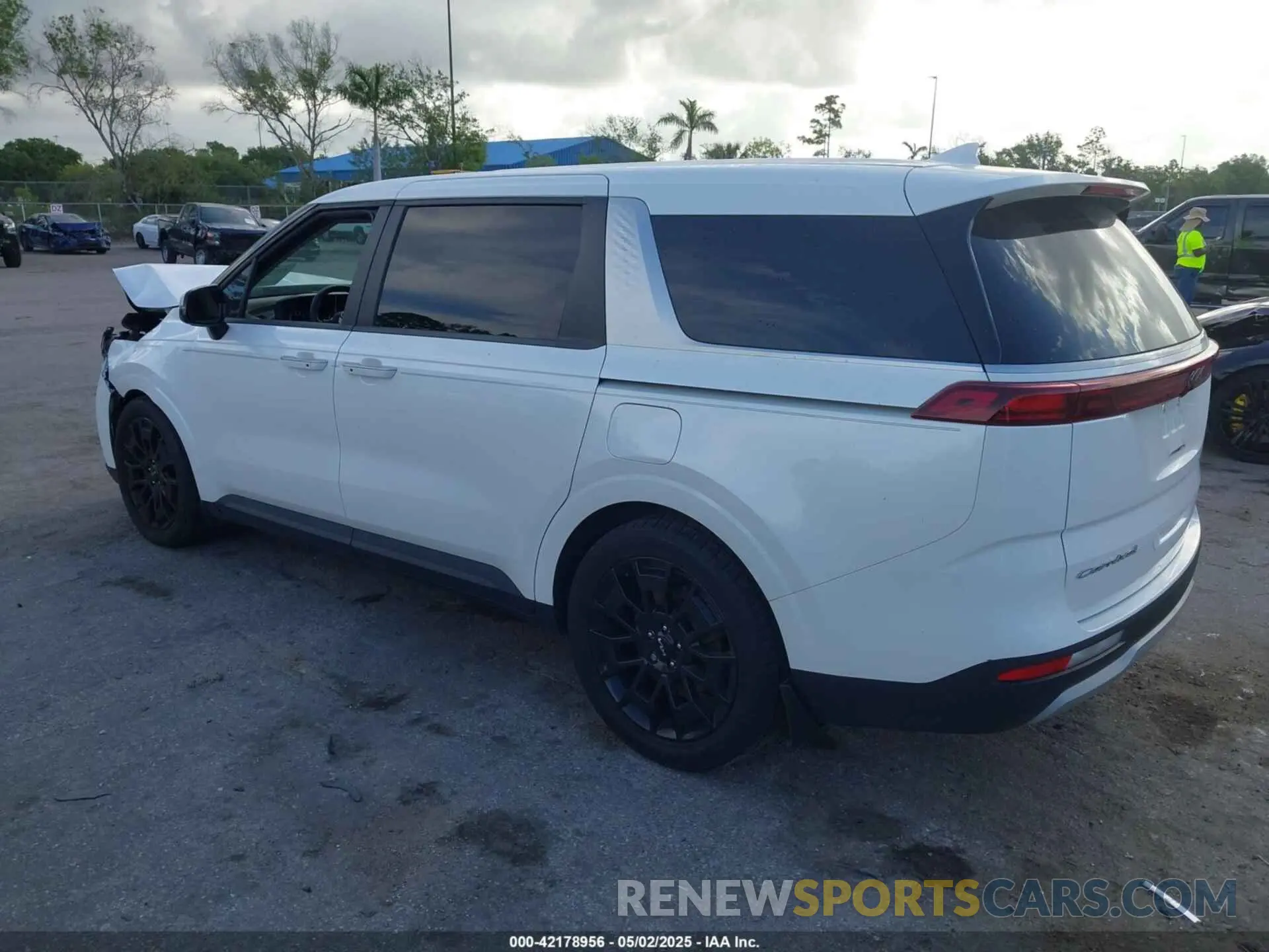 3 fotografías del automóvil dañado KNDNB4H35N6156173 KIA CARNIVAL MPV 2022