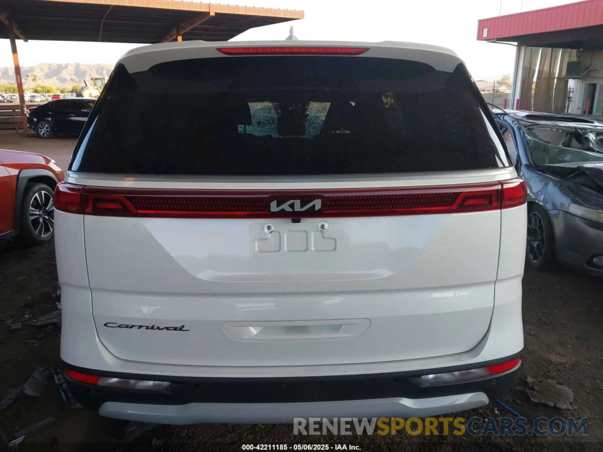 15 fotografías del automóvil dañado KNDNB4H35N6189948 KIA CARNIVAL MPV 2022