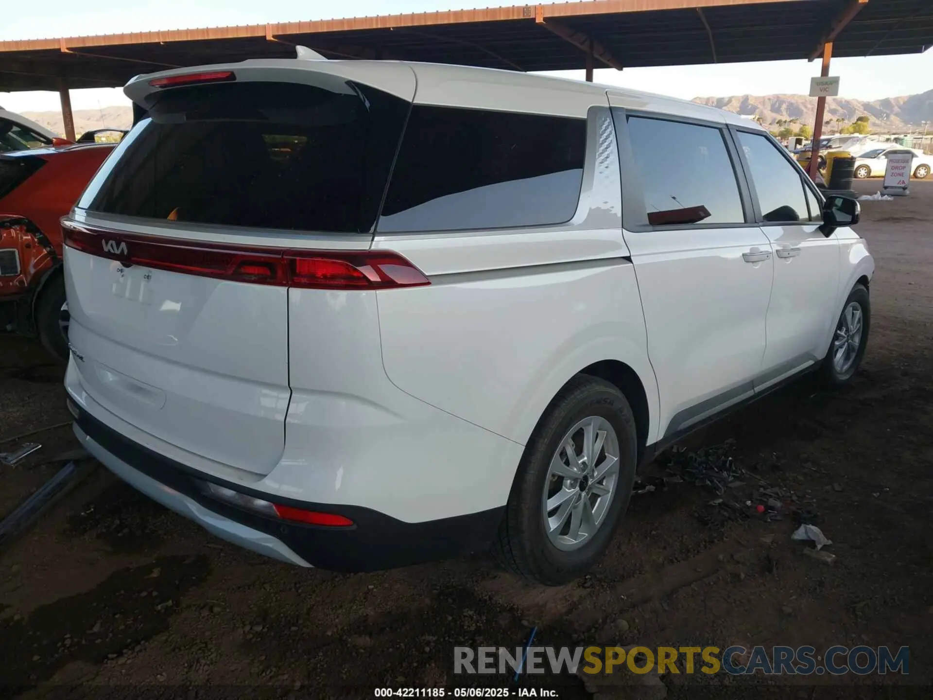 4 fotografías del automóvil dañado KNDNB4H35N6189948 KIA CARNIVAL MPV 2022