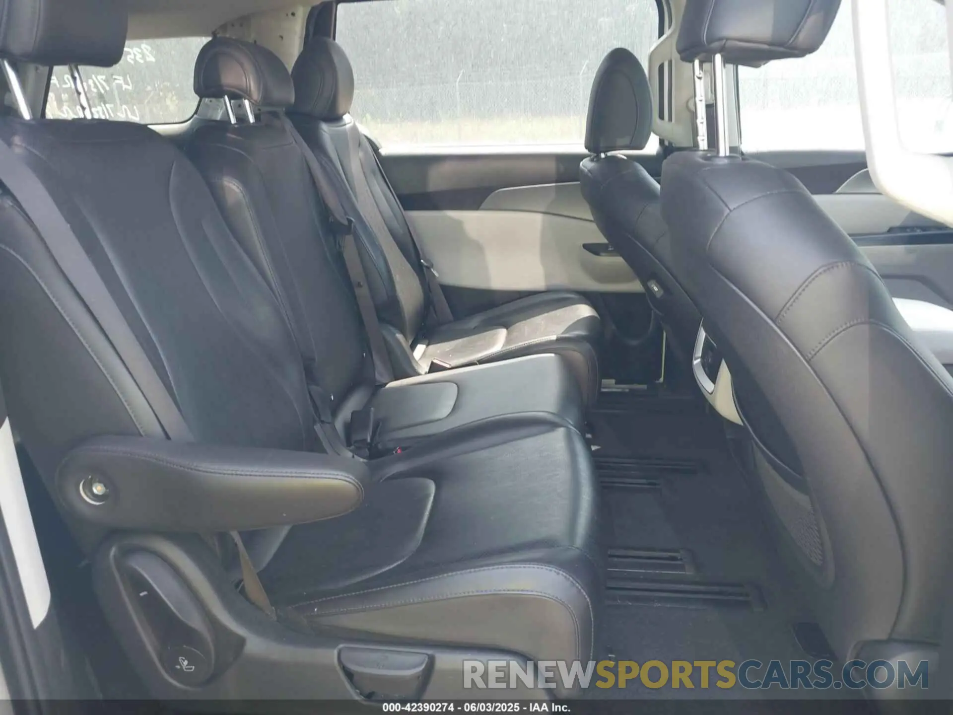 8 fotografías del automóvil dañado KNDNB4H36N6097554 KIA CARNIVAL MPV 2022