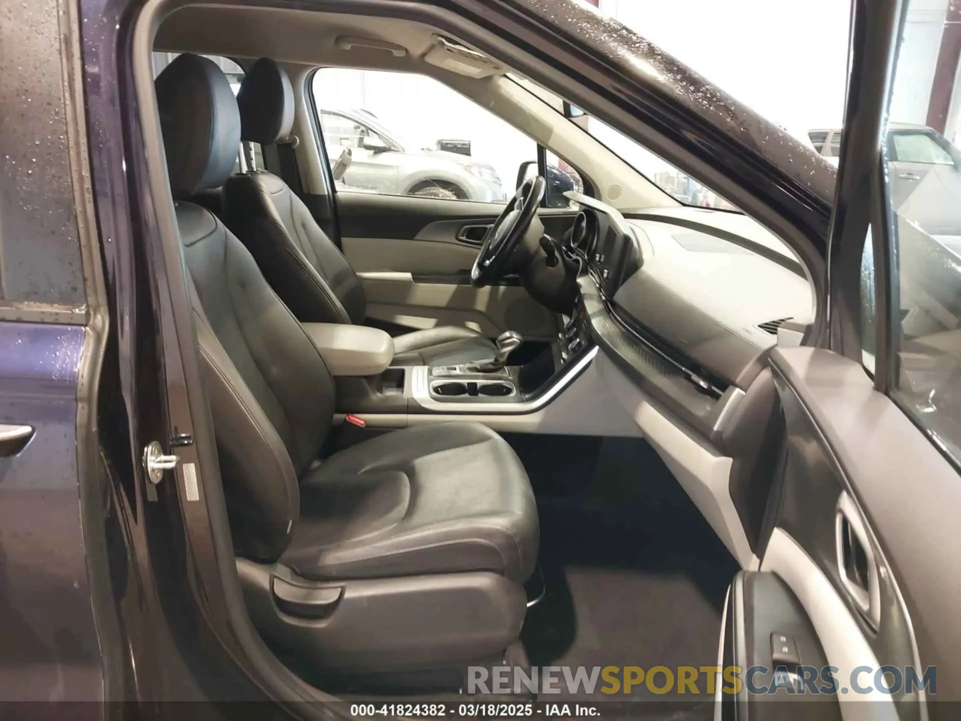5 fotografías del automóvil dañado KNDNB4H36N6169885 KIA CARNIVAL MPV 2022