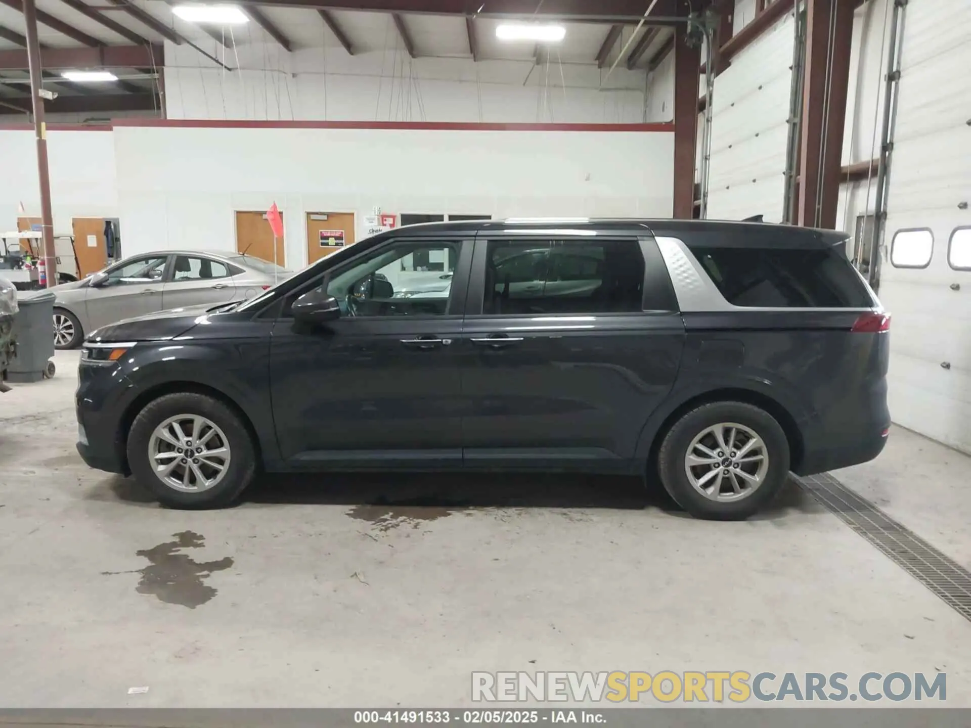 14 fotografías del automóvil dañado KNDNB4H37N6168339 KIA CARNIVAL MPV 2022