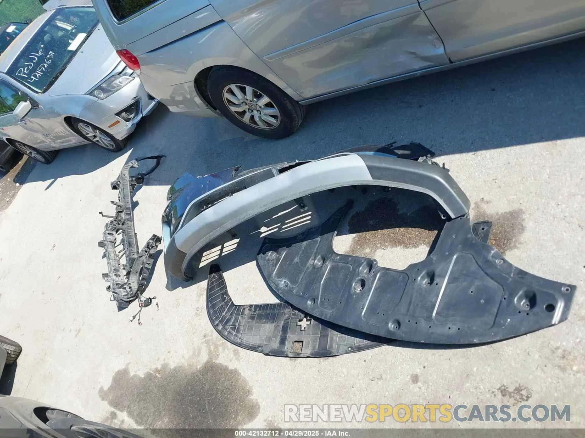 12 fotografías del automóvil dañado KNDNC5H3XN6061465 KIA CARNIVAL MPV 2022