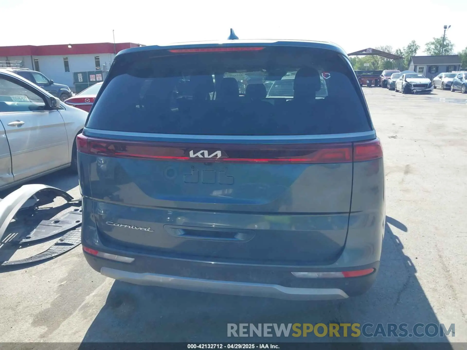 17 fotografías del automóvil dañado KNDNC5H3XN6061465 KIA CARNIVAL MPV 2022