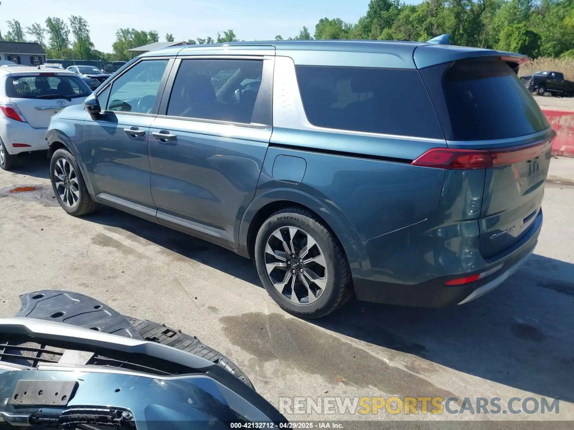 3 fotografías del automóvil dañado KNDNC5H3XN6061465 KIA CARNIVAL MPV 2022