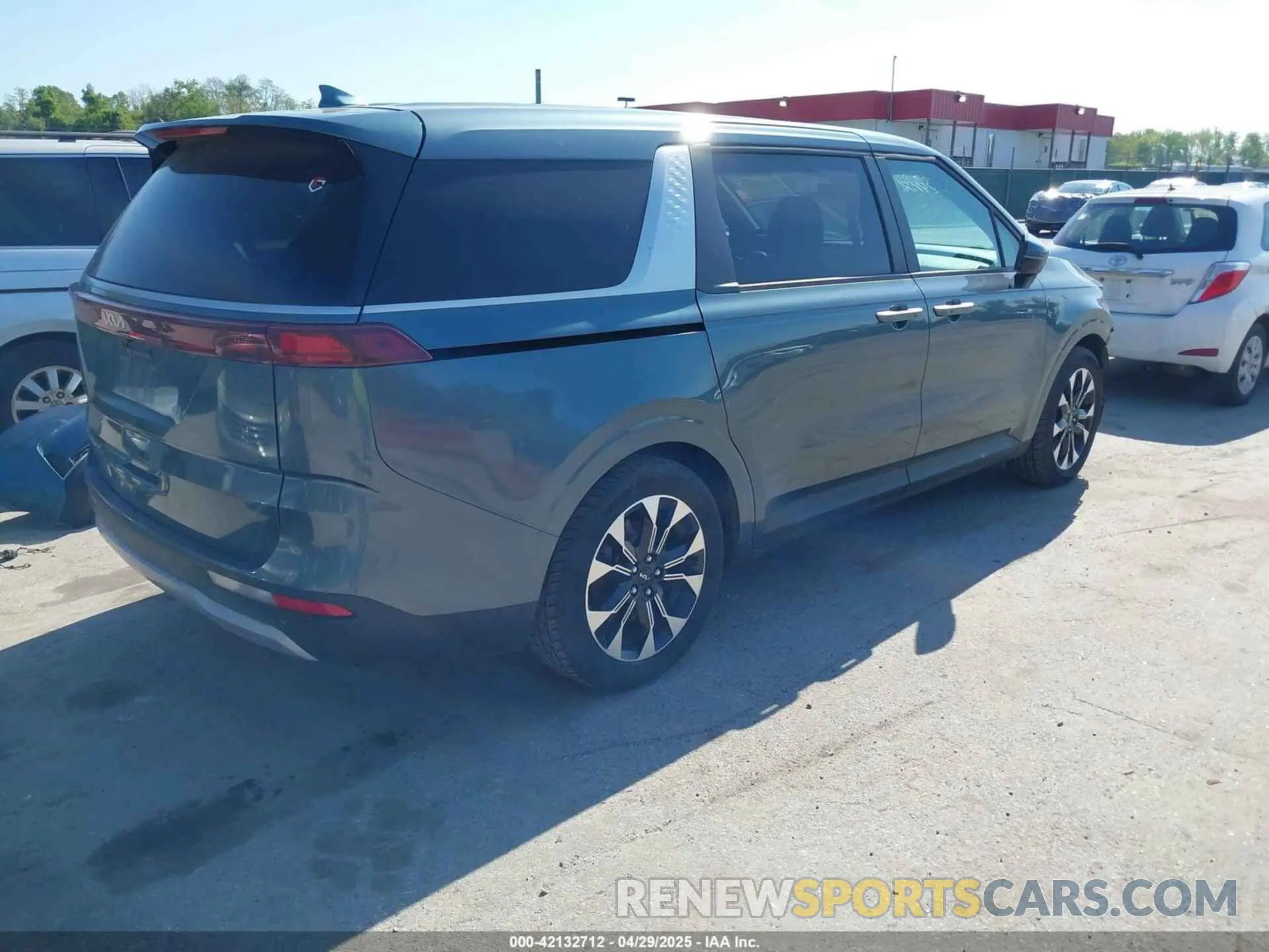 4 fotografías del automóvil dañado KNDNC5H3XN6061465 KIA CARNIVAL MPV 2022