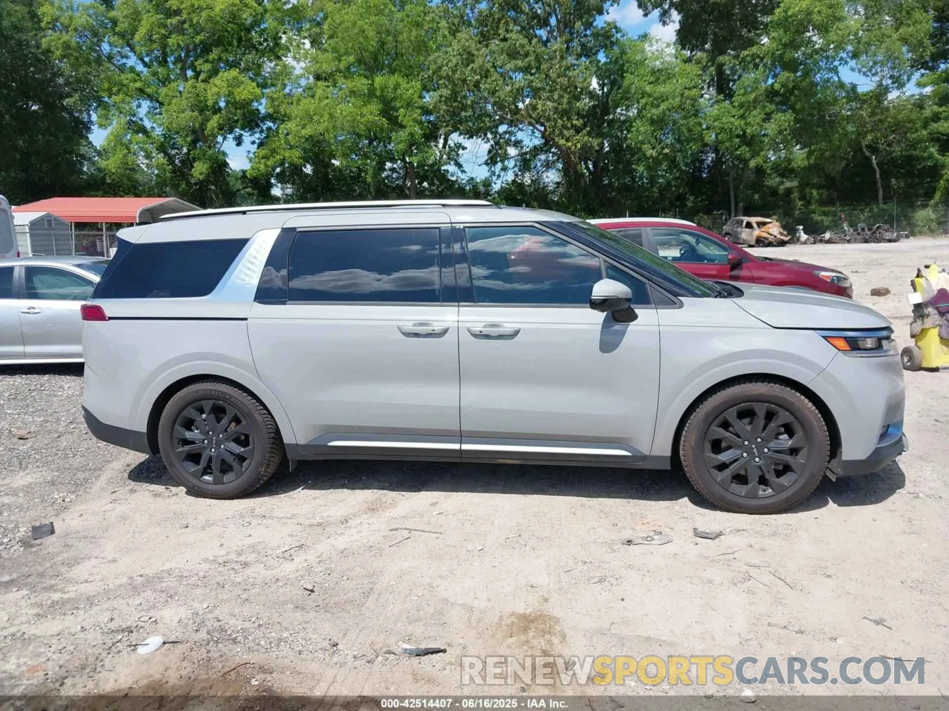 13 fotografías del automóvil dañado KNDNE5H31N6074700 KIA CARNIVAL MPV 2022
