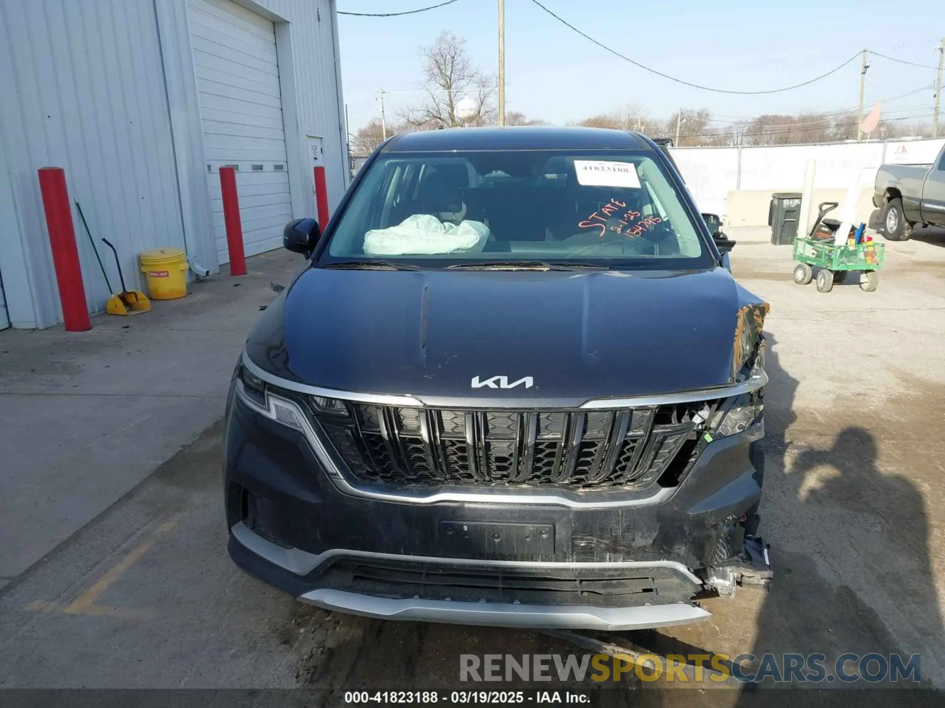 12 fotografías del automóvil dañado KNDNB4H30P6286638 KIA CARNIVAL MPV 2023