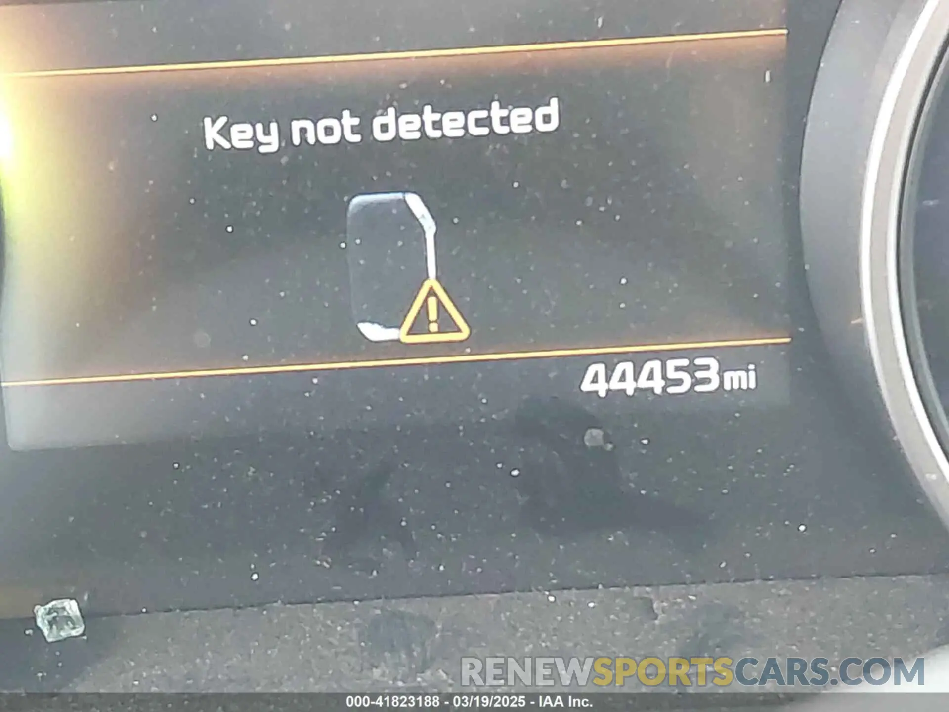 15 fotografías del automóvil dañado KNDNB4H30P6286638 KIA CARNIVAL MPV 2023