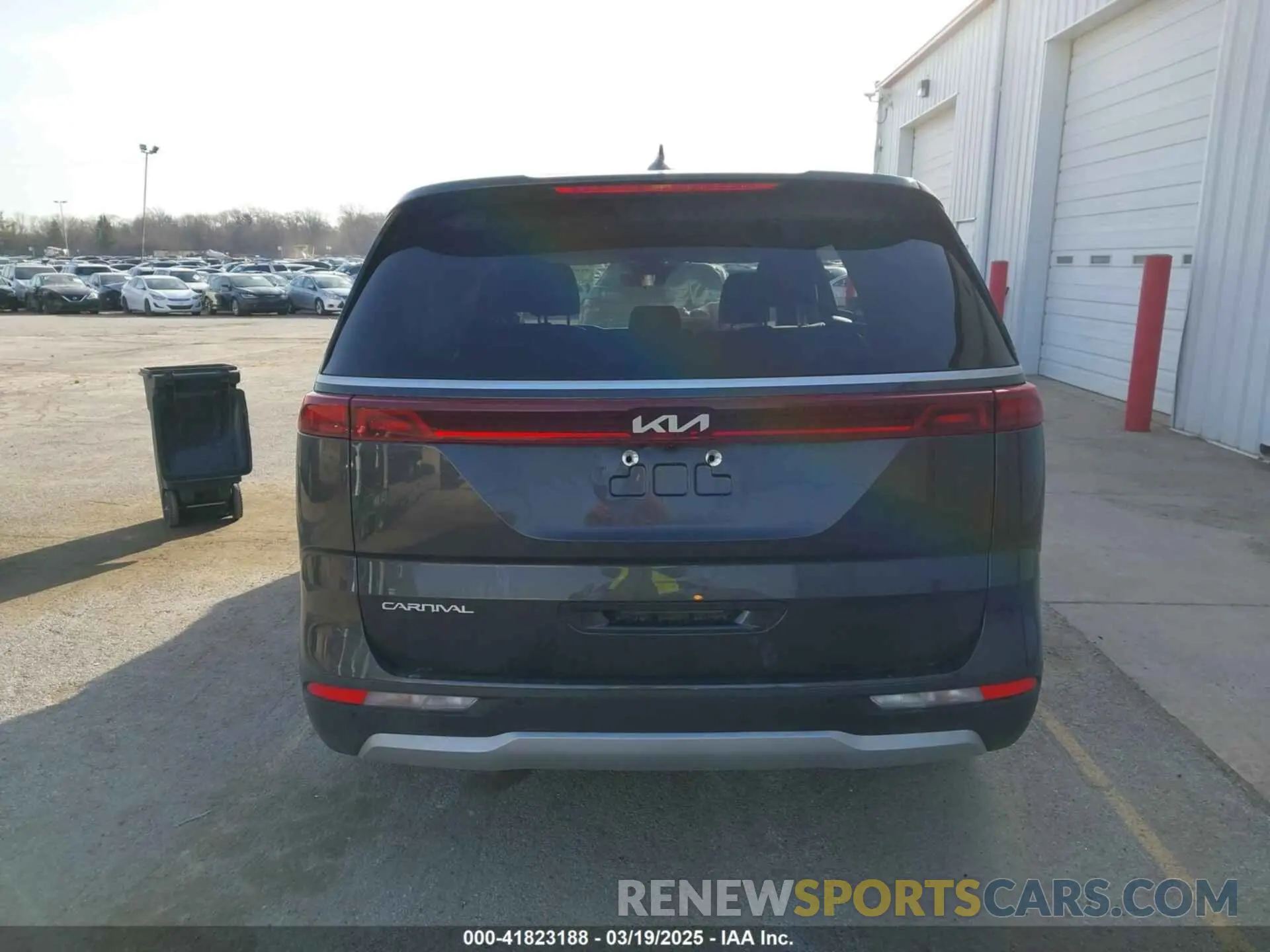 16 fotografías del automóvil dañado KNDNB4H30P6286638 KIA CARNIVAL MPV 2023