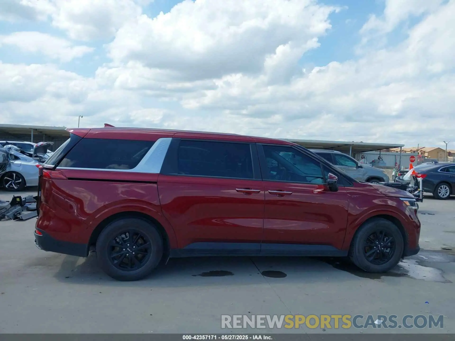 13 fotografías del automóvil dañado KNDNB4H31P6213780 KIA CARNIVAL MPV 2023