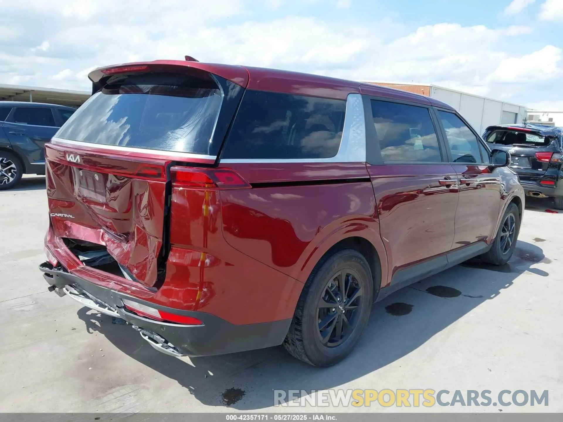 4 fotografías del automóvil dañado KNDNB4H31P6213780 KIA CARNIVAL MPV 2023
