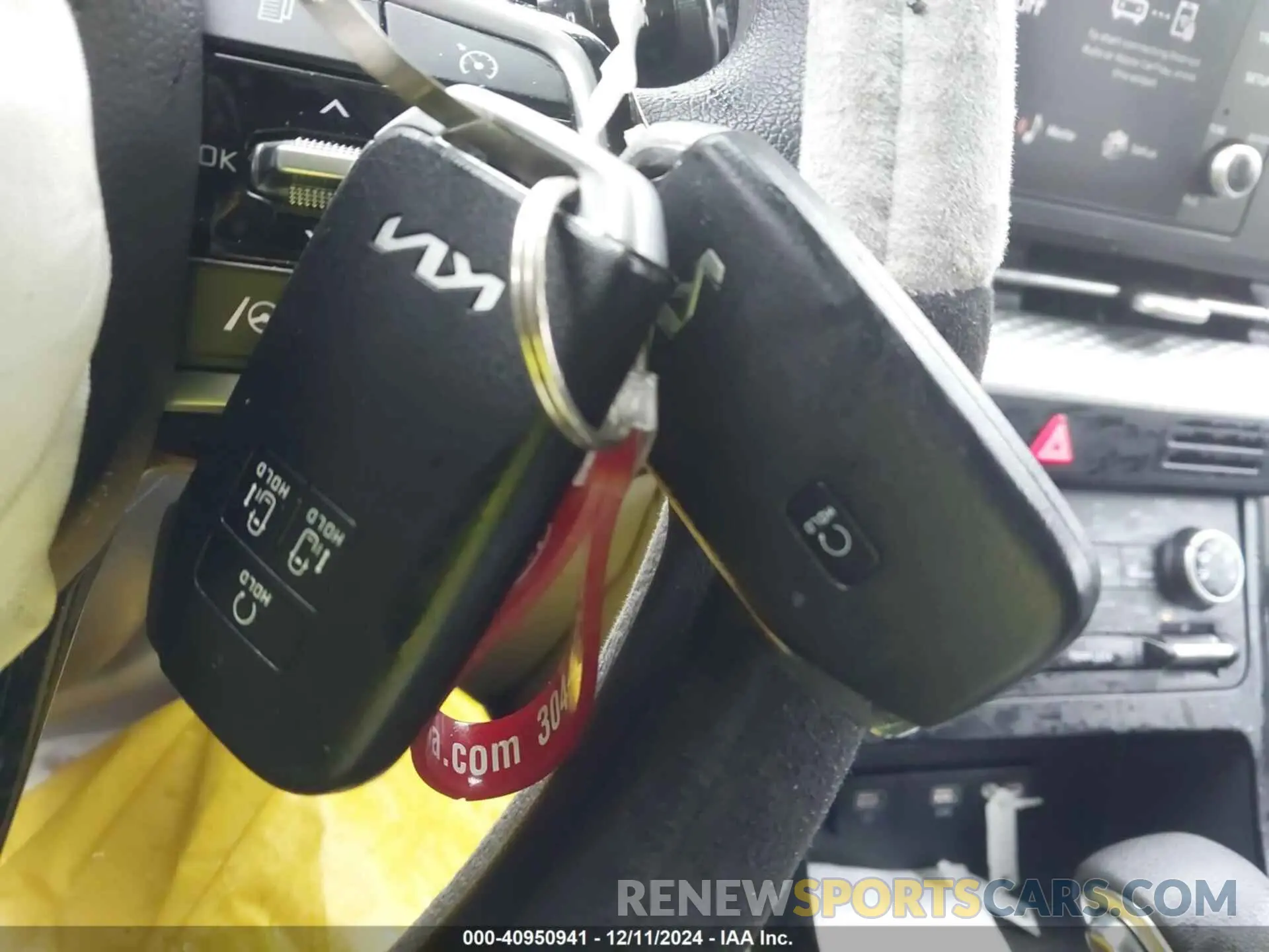 11 fotografías del automóvil dañado KNDNB4H36P6197303 KIA CARNIVAL MPV 2023