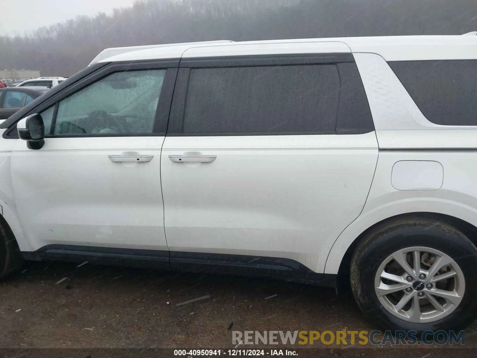 15 fotografías del automóvil dañado KNDNB4H36P6197303 KIA CARNIVAL MPV 2023