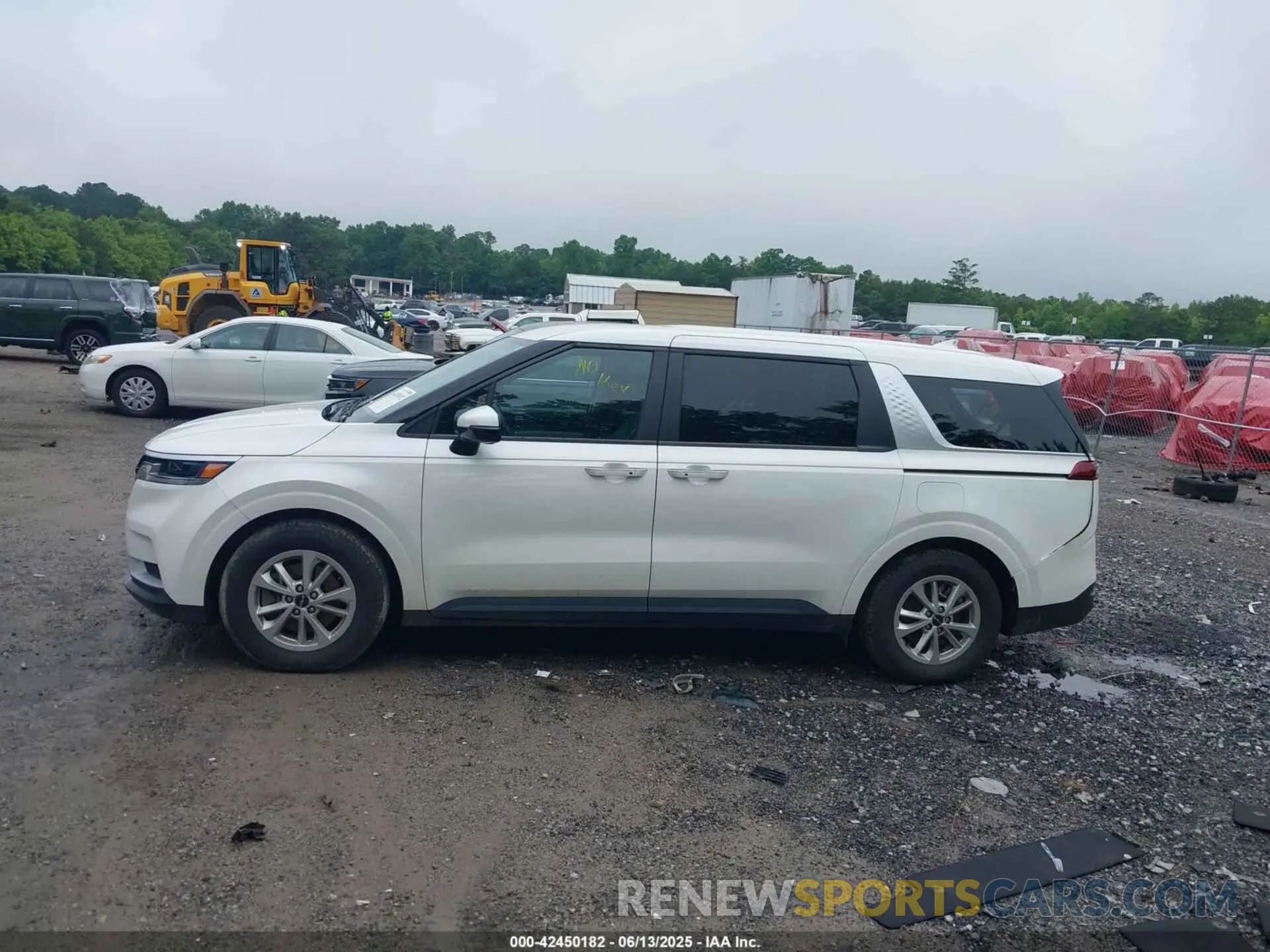 13 fotografías del automóvil dañado KNDNB4H39P6295418 KIA CARNIVAL MPV 2023