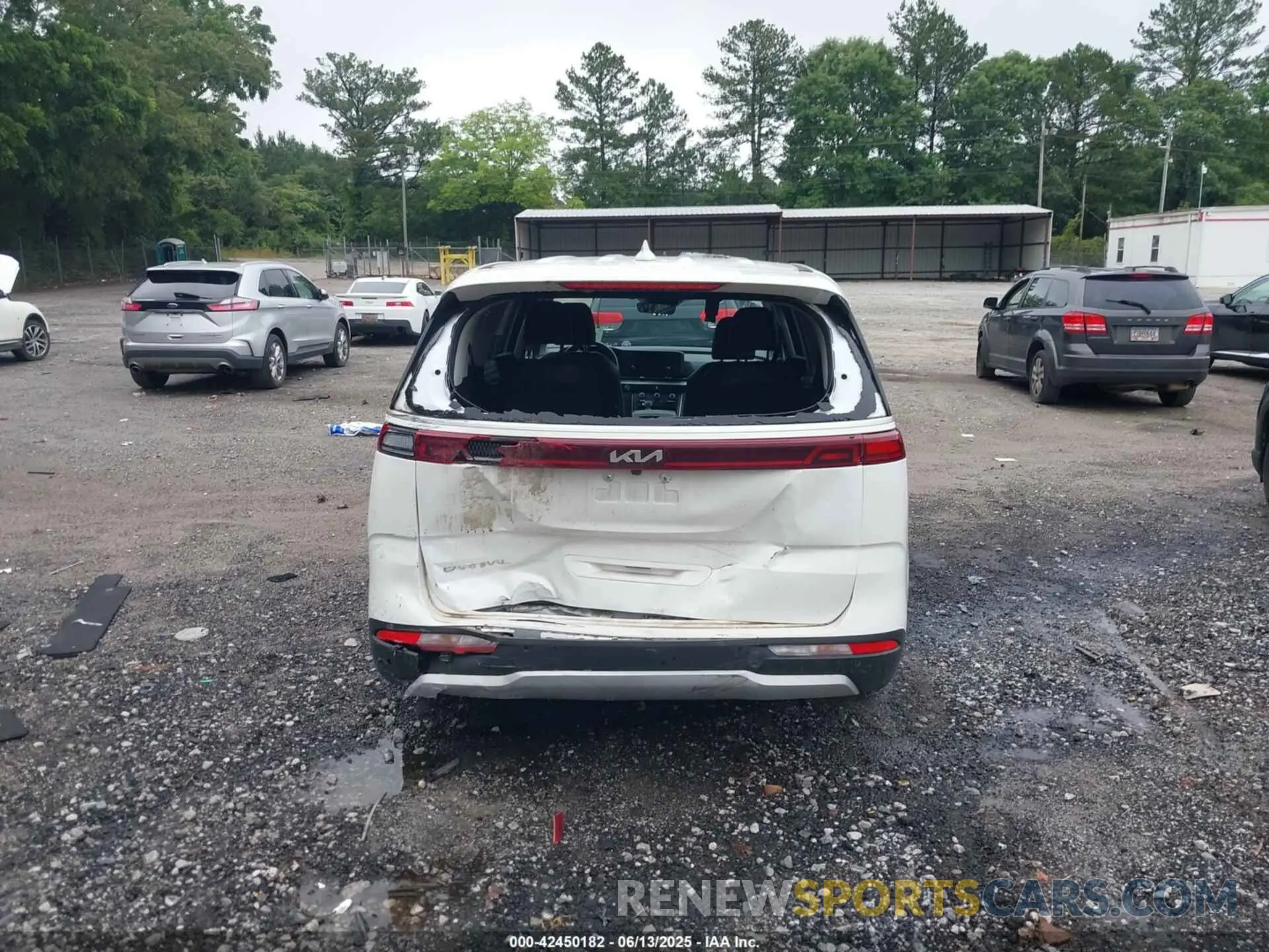 15 fotografías del automóvil dañado KNDNB4H39P6295418 KIA CARNIVAL MPV 2023