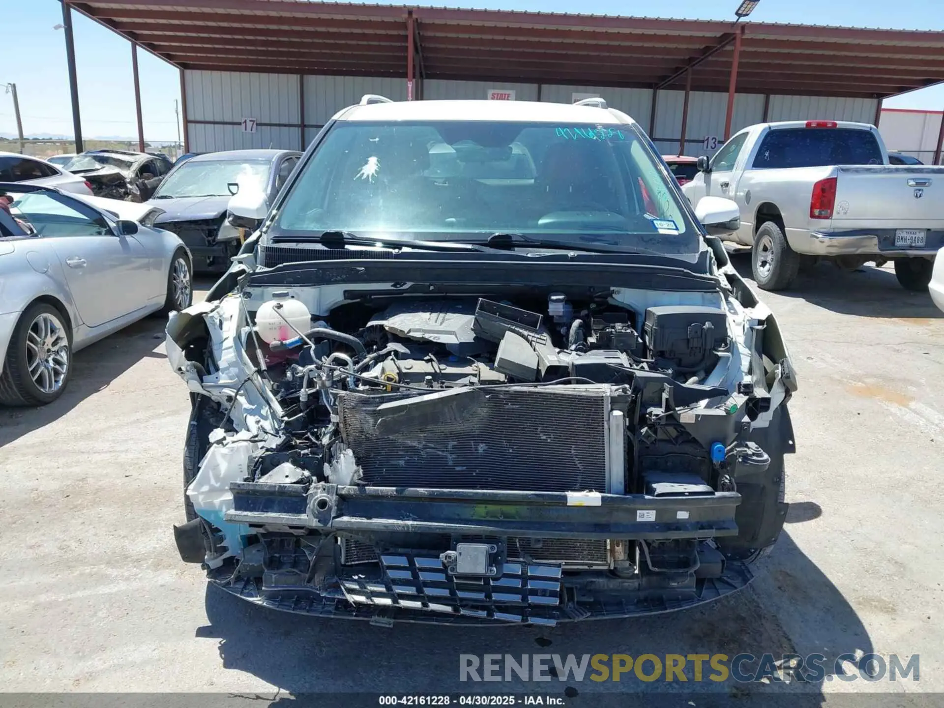 12 fotografías del automóvil dañado KNDNE5H30P6221317 KIA CARNIVAL MPV 2023