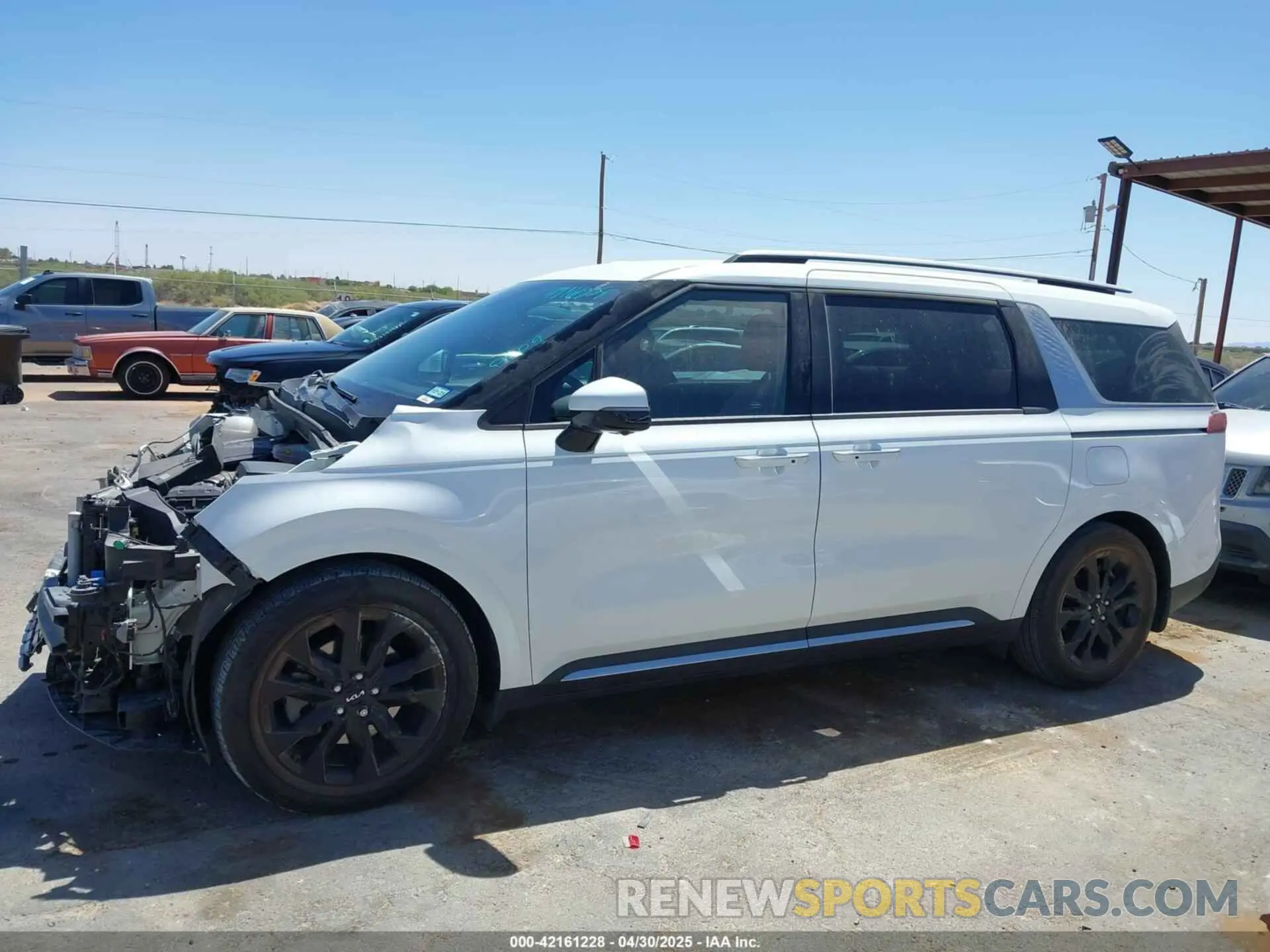 14 fotografías del automóvil dañado KNDNE5H30P6221317 KIA CARNIVAL MPV 2023