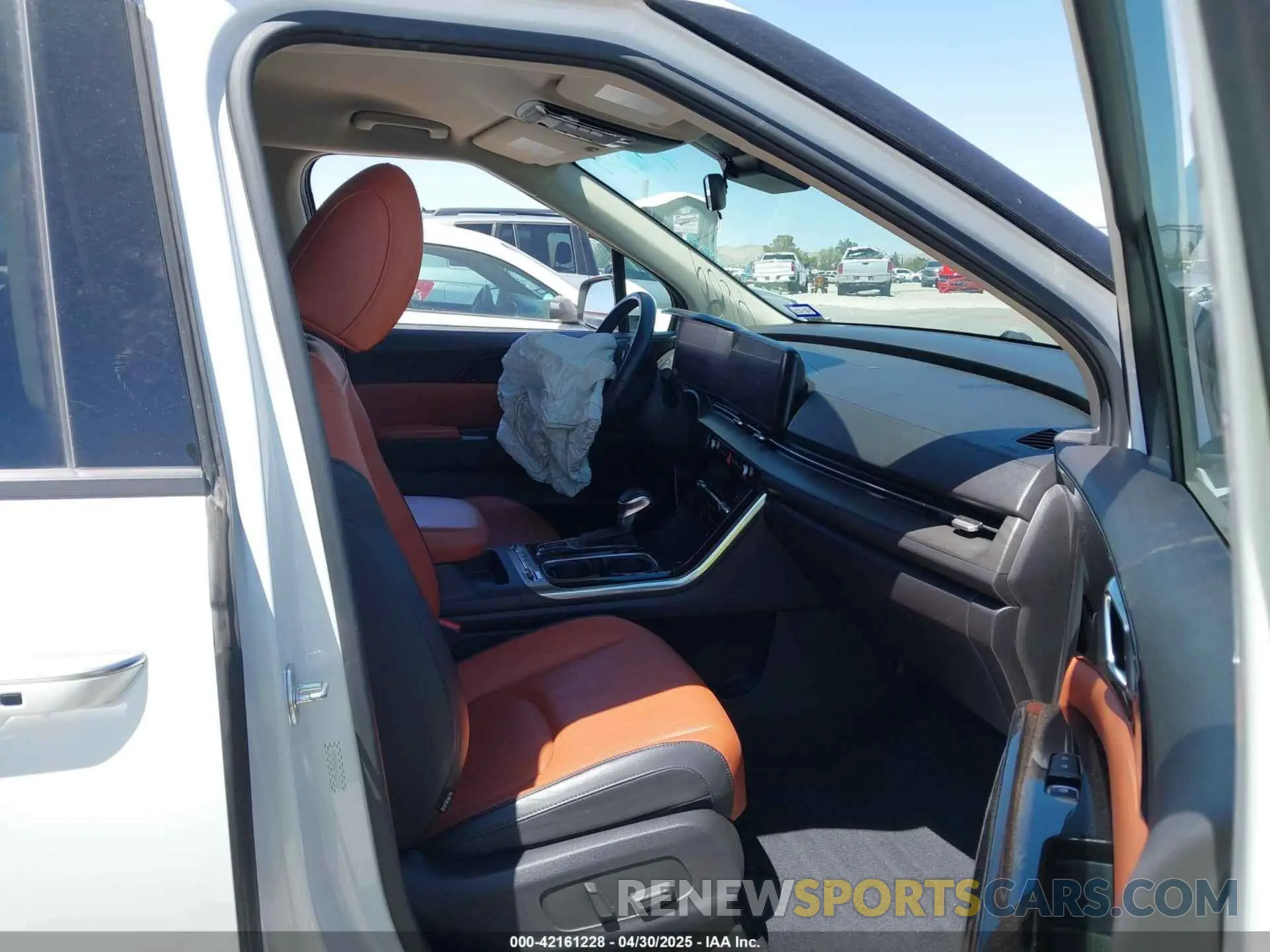 5 fotografías del automóvil dañado KNDNE5H30P6221317 KIA CARNIVAL MPV 2023