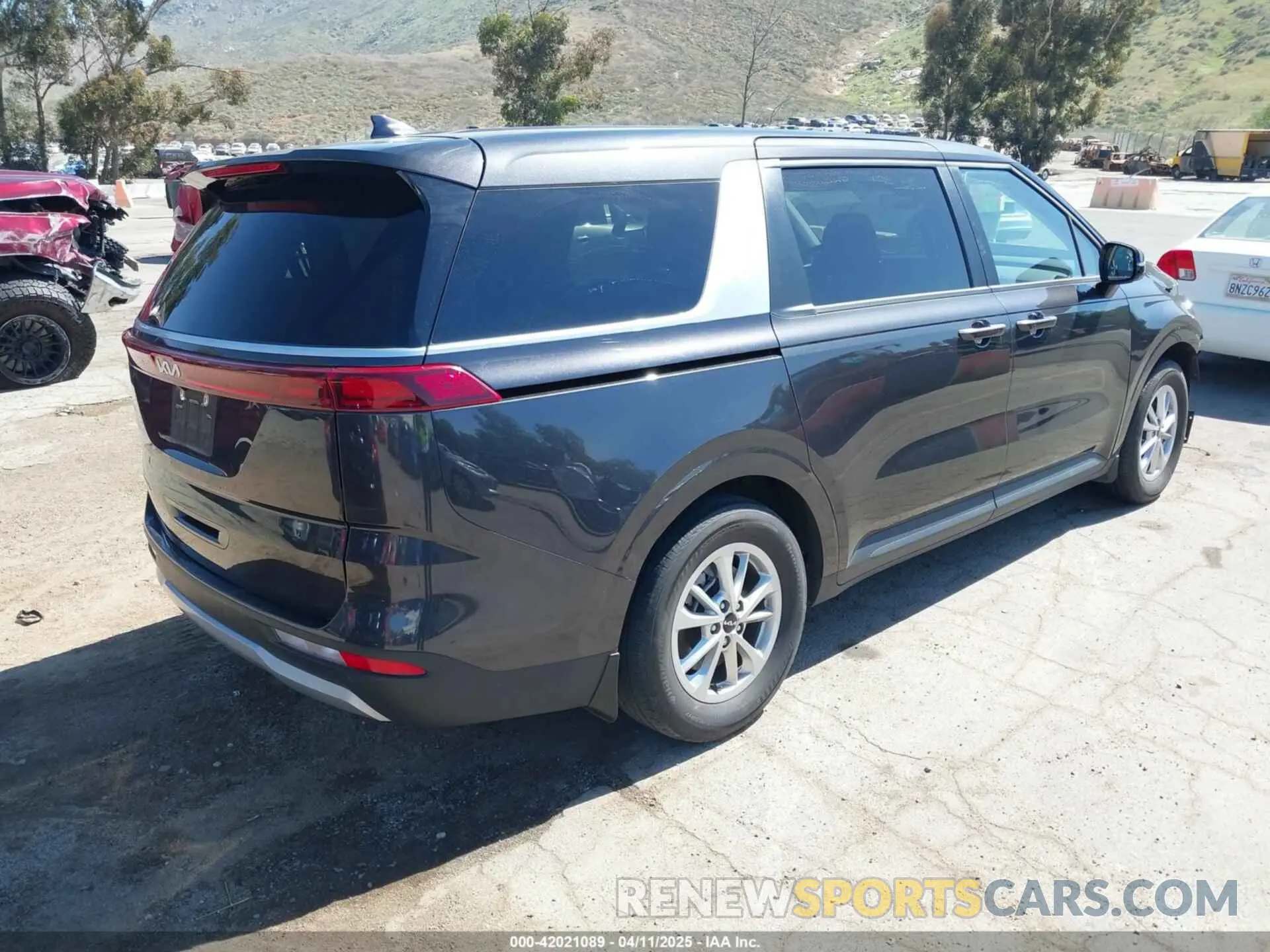 4 fotografías del automóvil dañado KNDNB4H31R6332240 KIA CARNIVAL MPV 2024