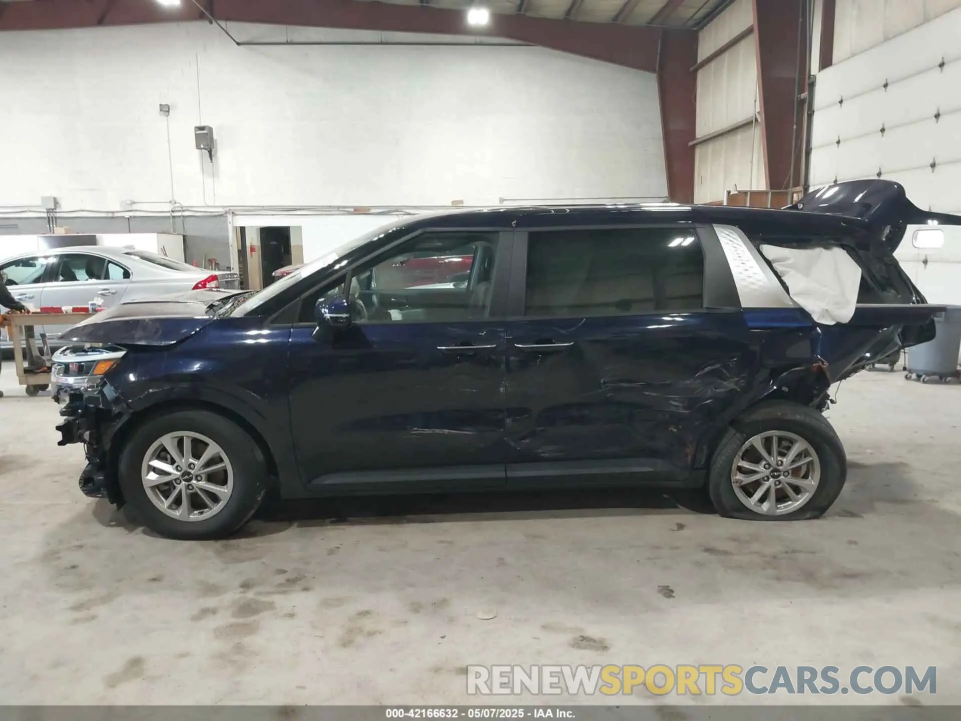 14 fotografías del automóvil dañado KNDNB4H31R6397993 KIA CARNIVAL MPV 2024