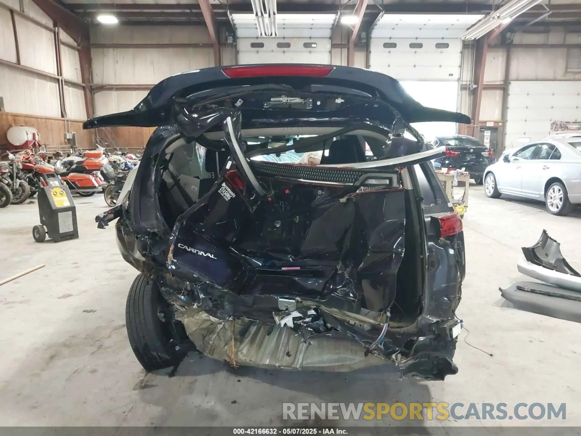 16 fotografías del automóvil dañado KNDNB4H31R6397993 KIA CARNIVAL MPV 2024
