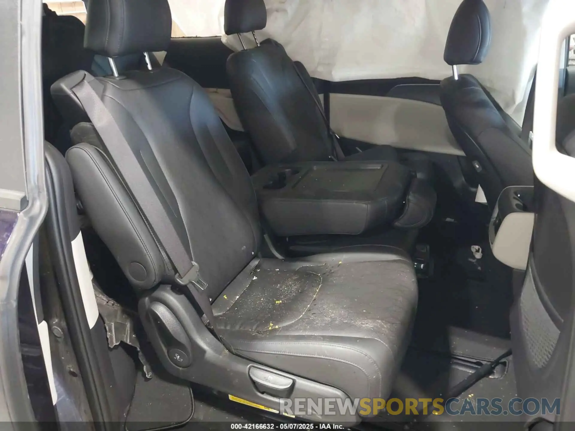 8 fotografías del automóvil dañado KNDNB4H31R6397993 KIA CARNIVAL MPV 2024