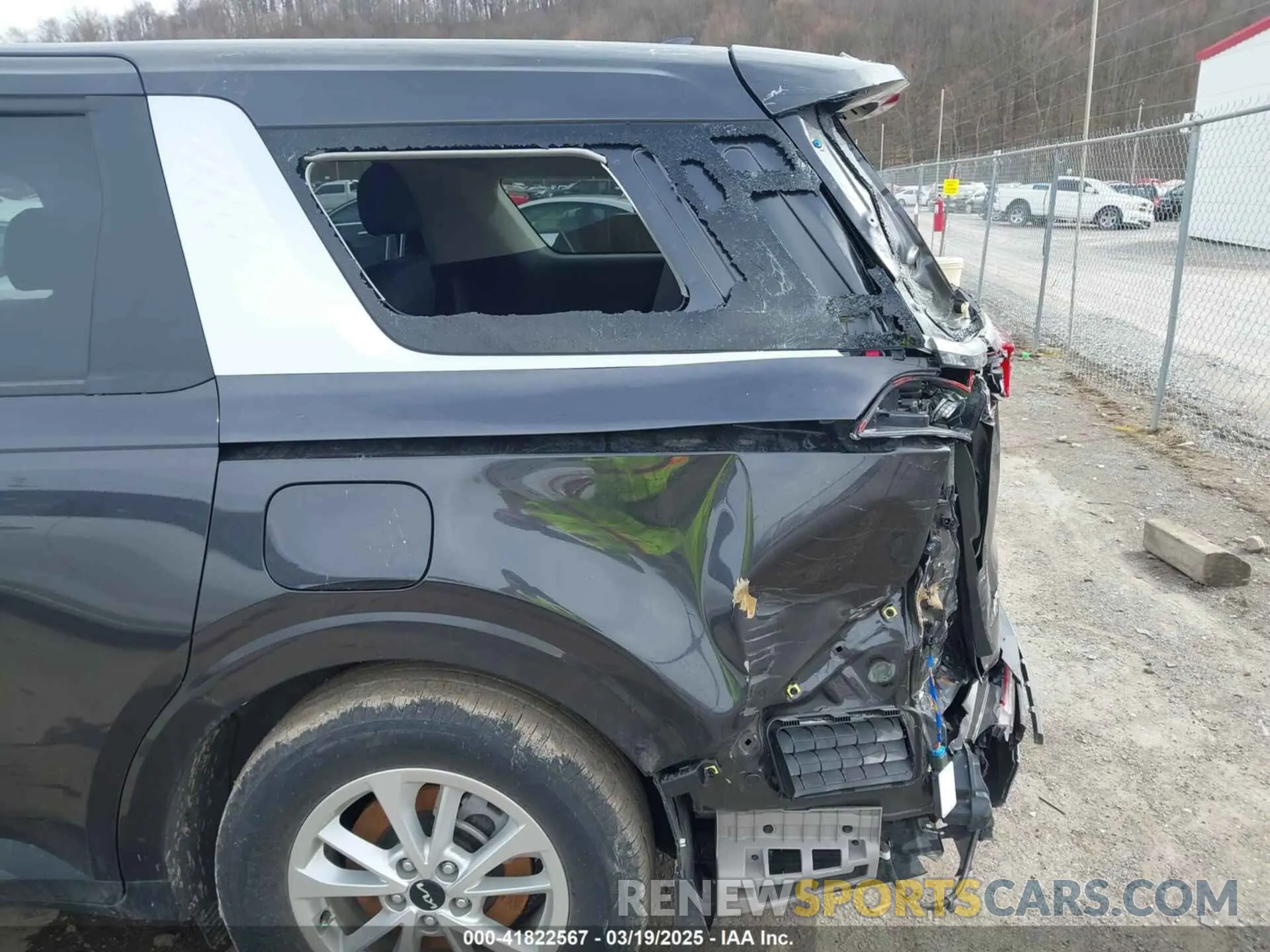 18 fotografías del automóvil dañado KNDNB4H31R6423265 KIA CARNIVAL MPV 2024