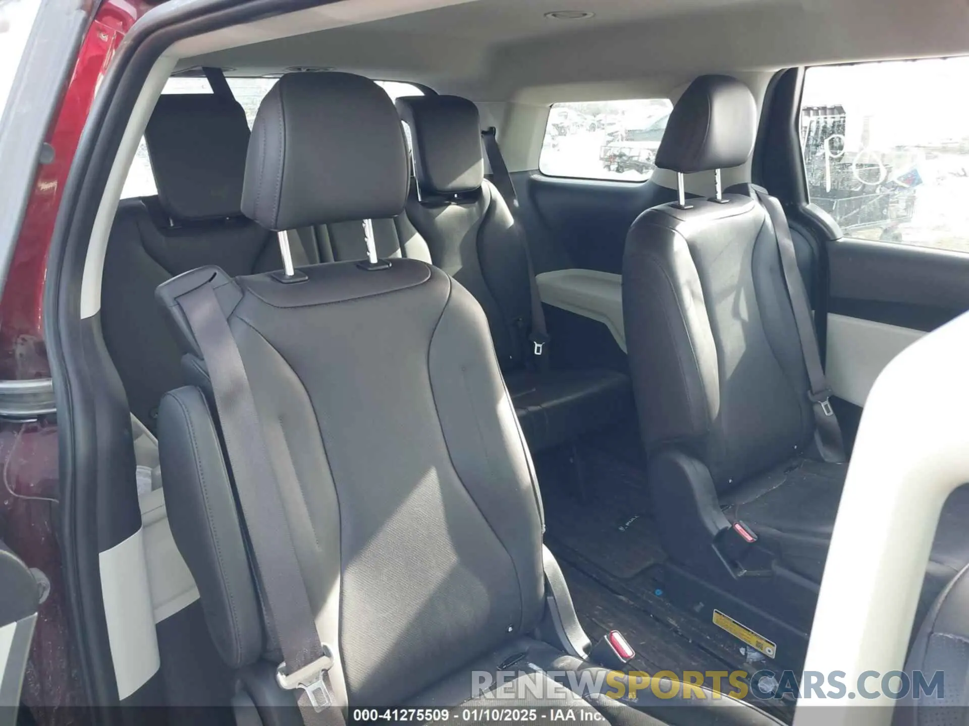 8 fotografías del automóvil dañado KNDNB4H33R6388972 KIA CARNIVAL MPV 2024