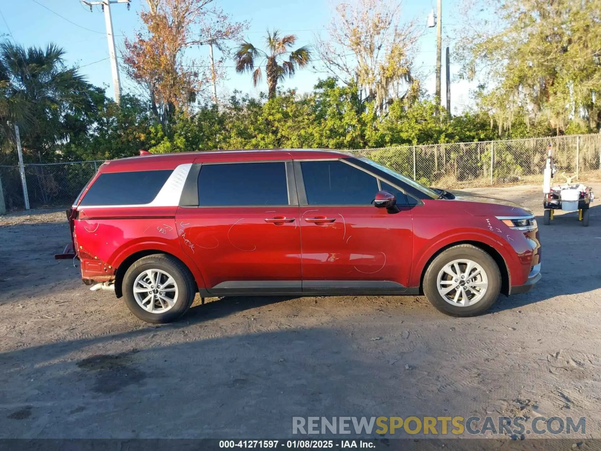 14 fotografías del automóvil dañado KNDNB4H33R6405849 KIA CARNIVAL MPV 2024