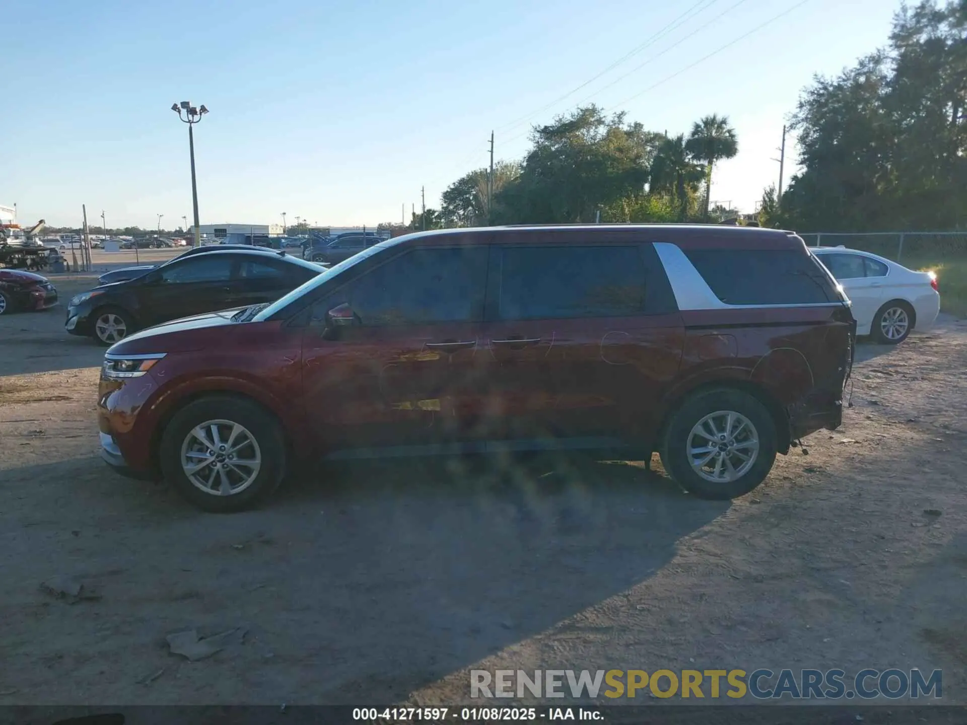 15 fotografías del automóvil dañado KNDNB4H33R6405849 KIA CARNIVAL MPV 2024