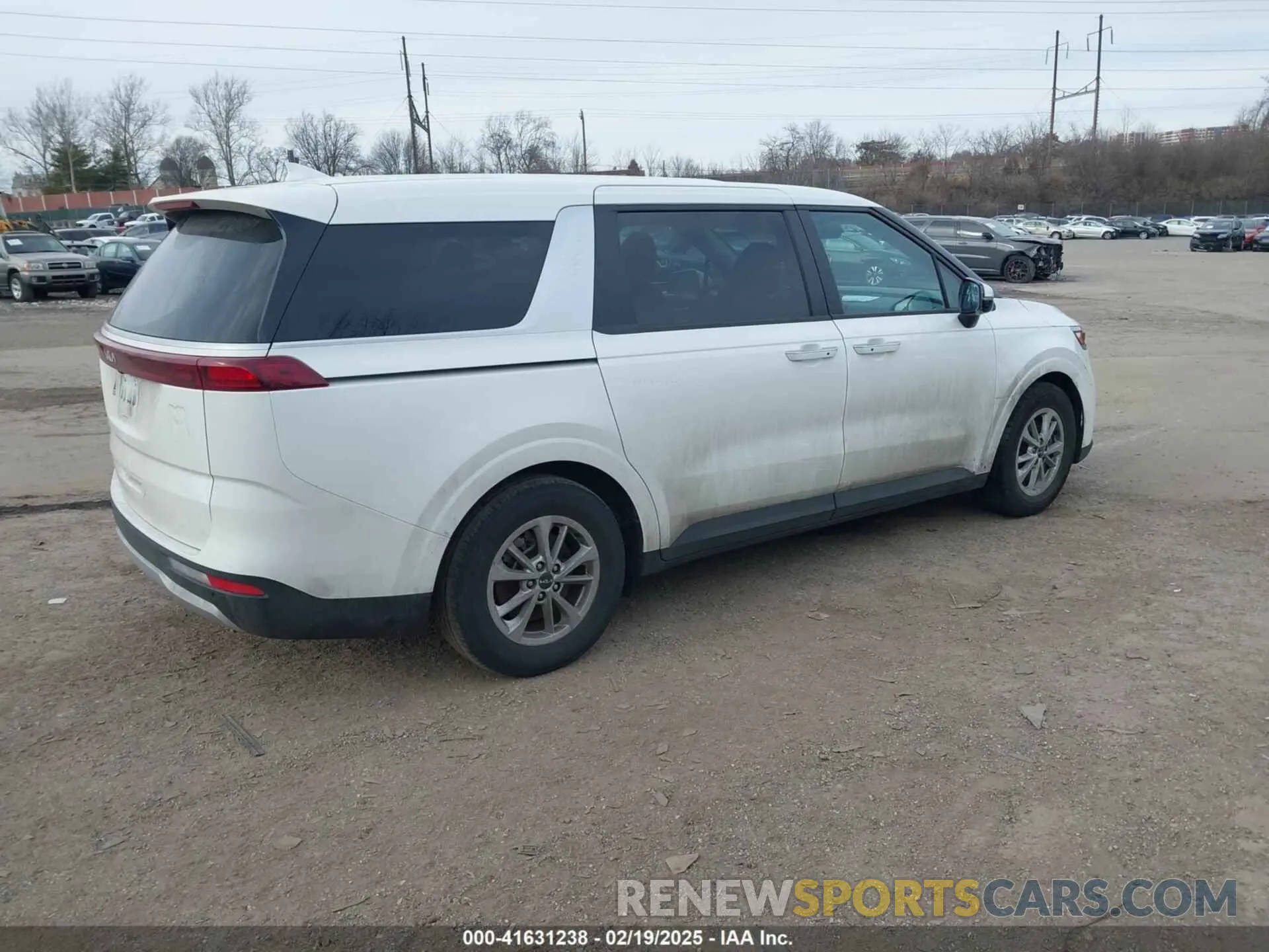 4 fotografías del automóvil dañado KNDNB4H34R6328831 KIA CARNIVAL MPV 2024