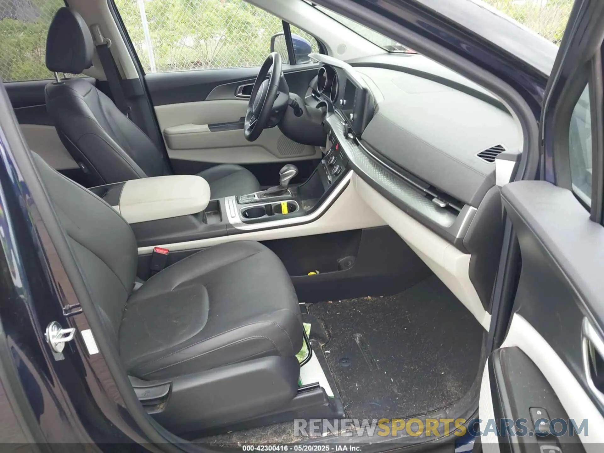 5 fotografías del automóvil dañado KNDNB4H35R6350739 KIA CARNIVAL MPV 2024