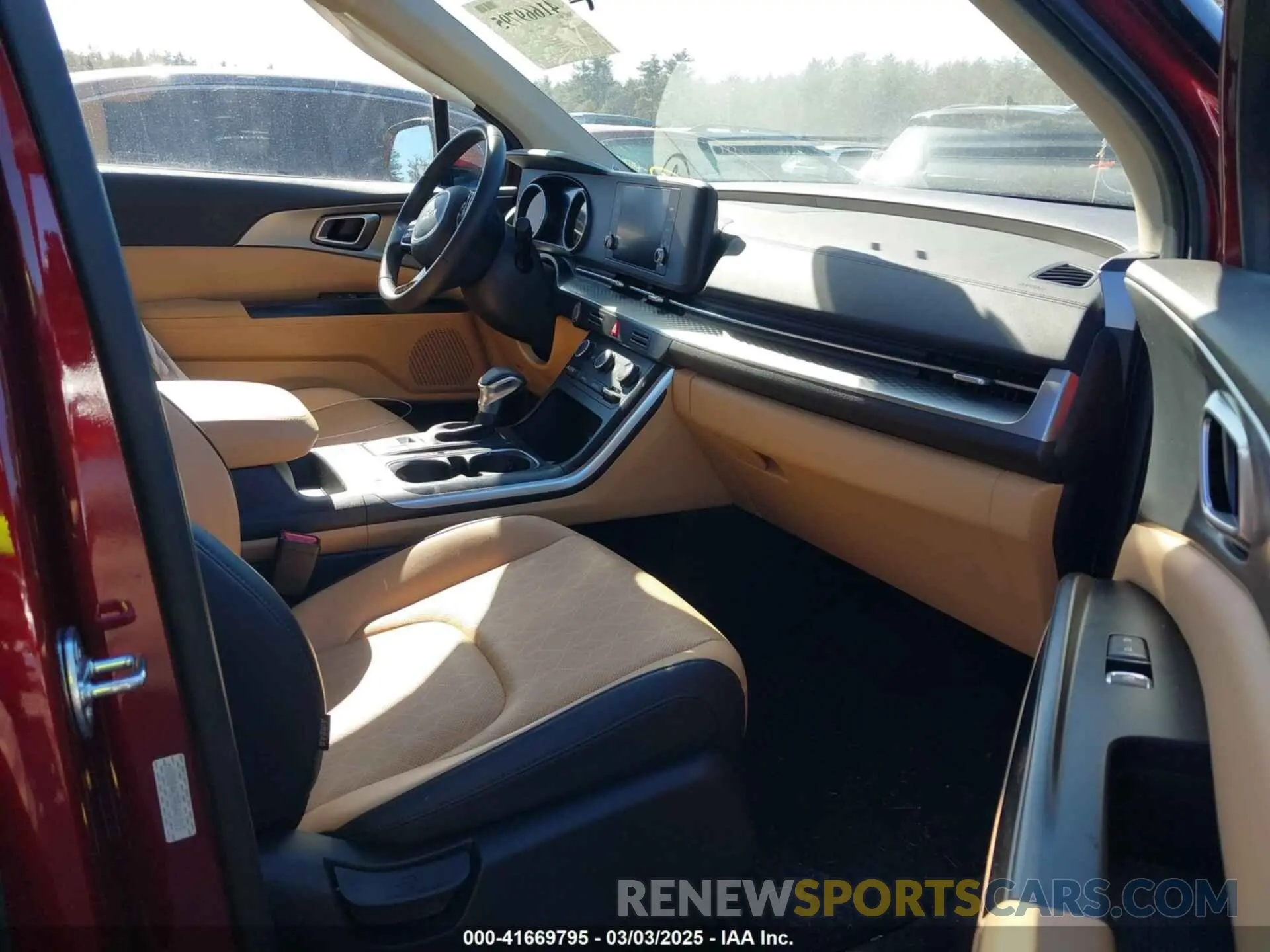 5 fotografías del automóvil dañado KNDNB4H39R6441013 KIA CARNIVAL MPV 2024